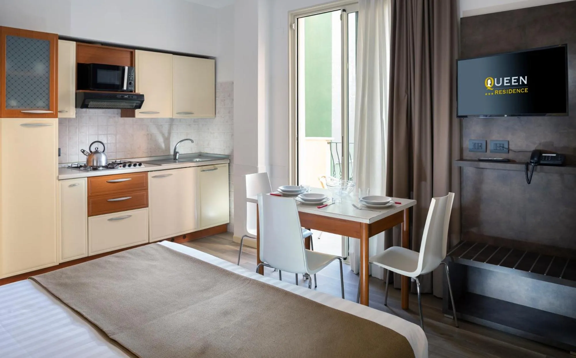 Kitchen or kitchenette, Bed in Residence Queen