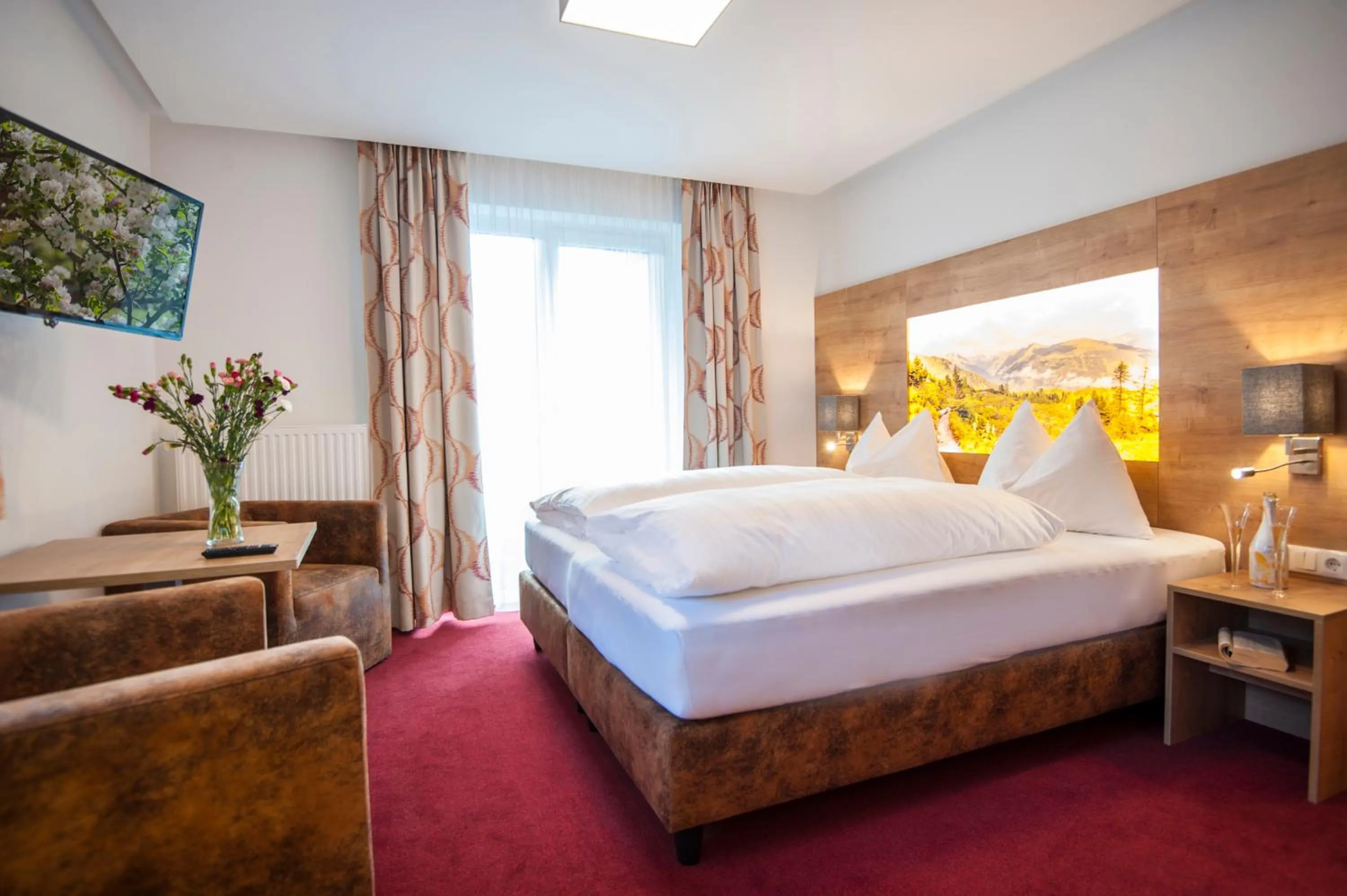 Photo of the whole room, Bed in Landhaus & Appartementhaus Haussteiner