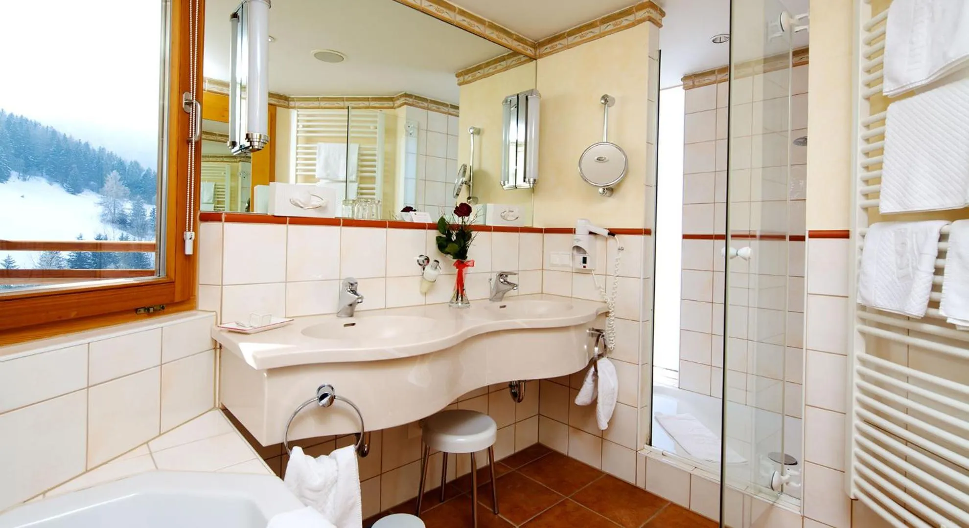 Shower in Hotel Die Post