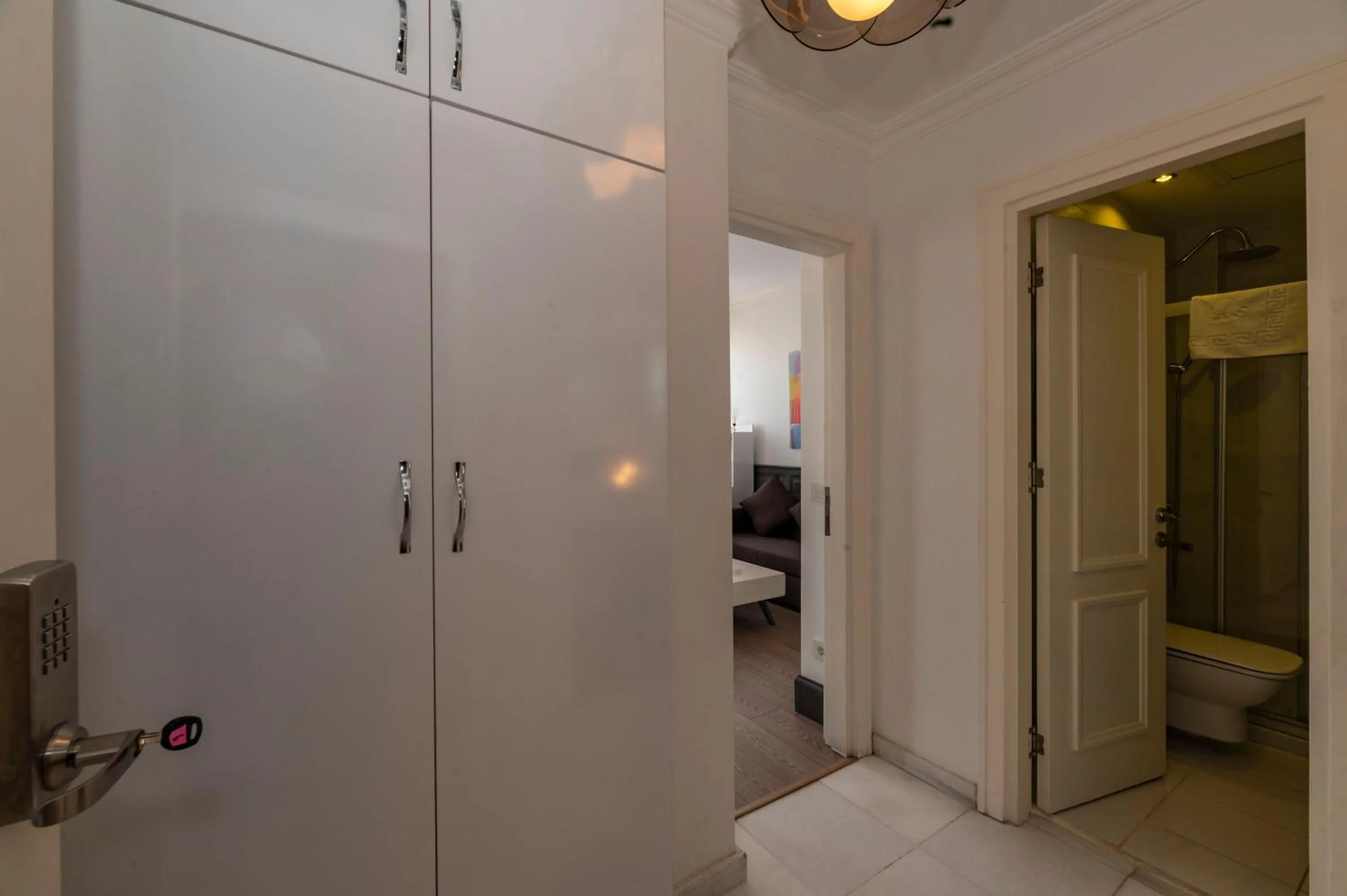 microwave, Bathroom in Pera Line Cihangir