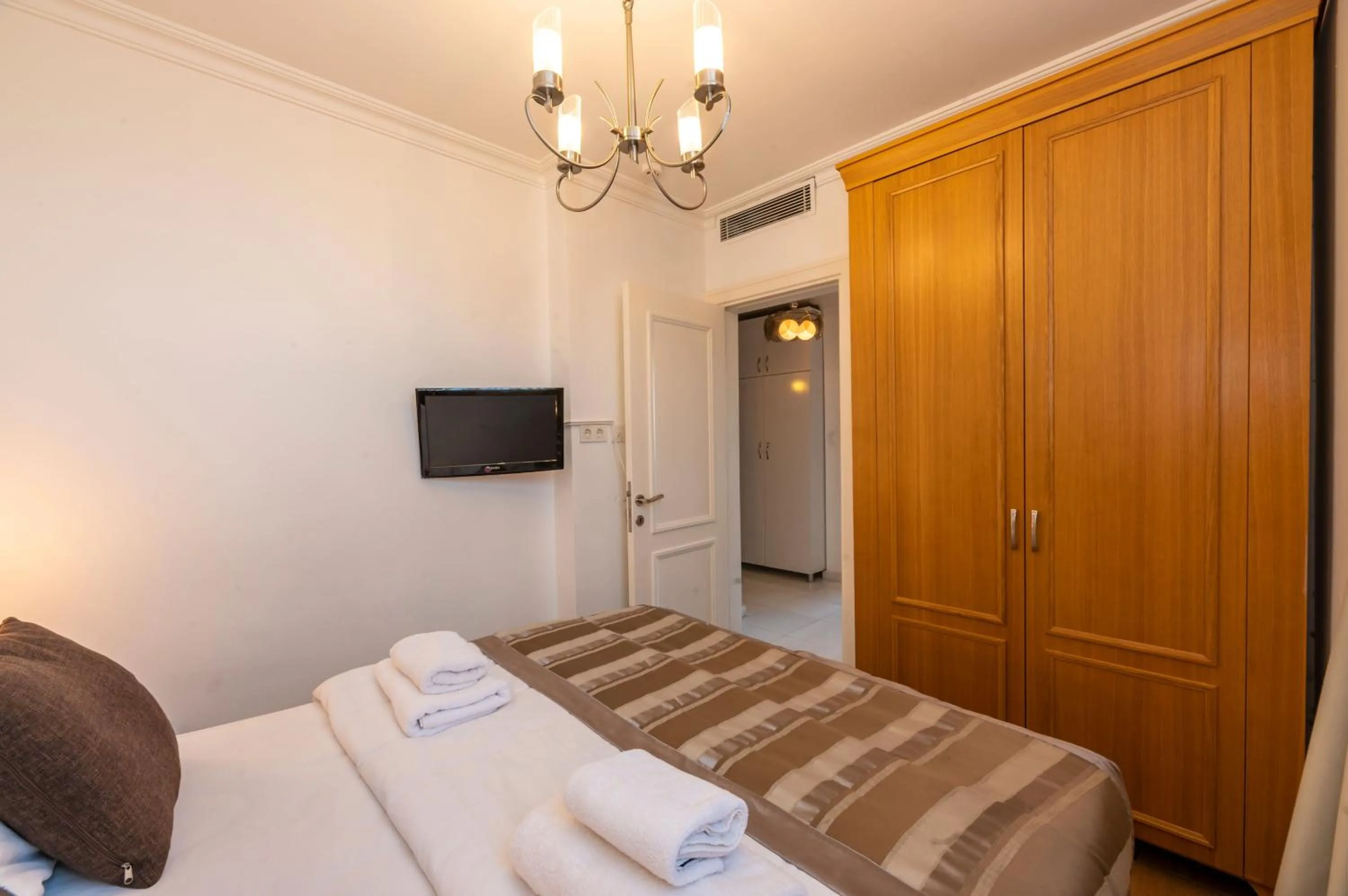 TV and multimedia, TV/Entertainment Center in Pera Line Cihangir