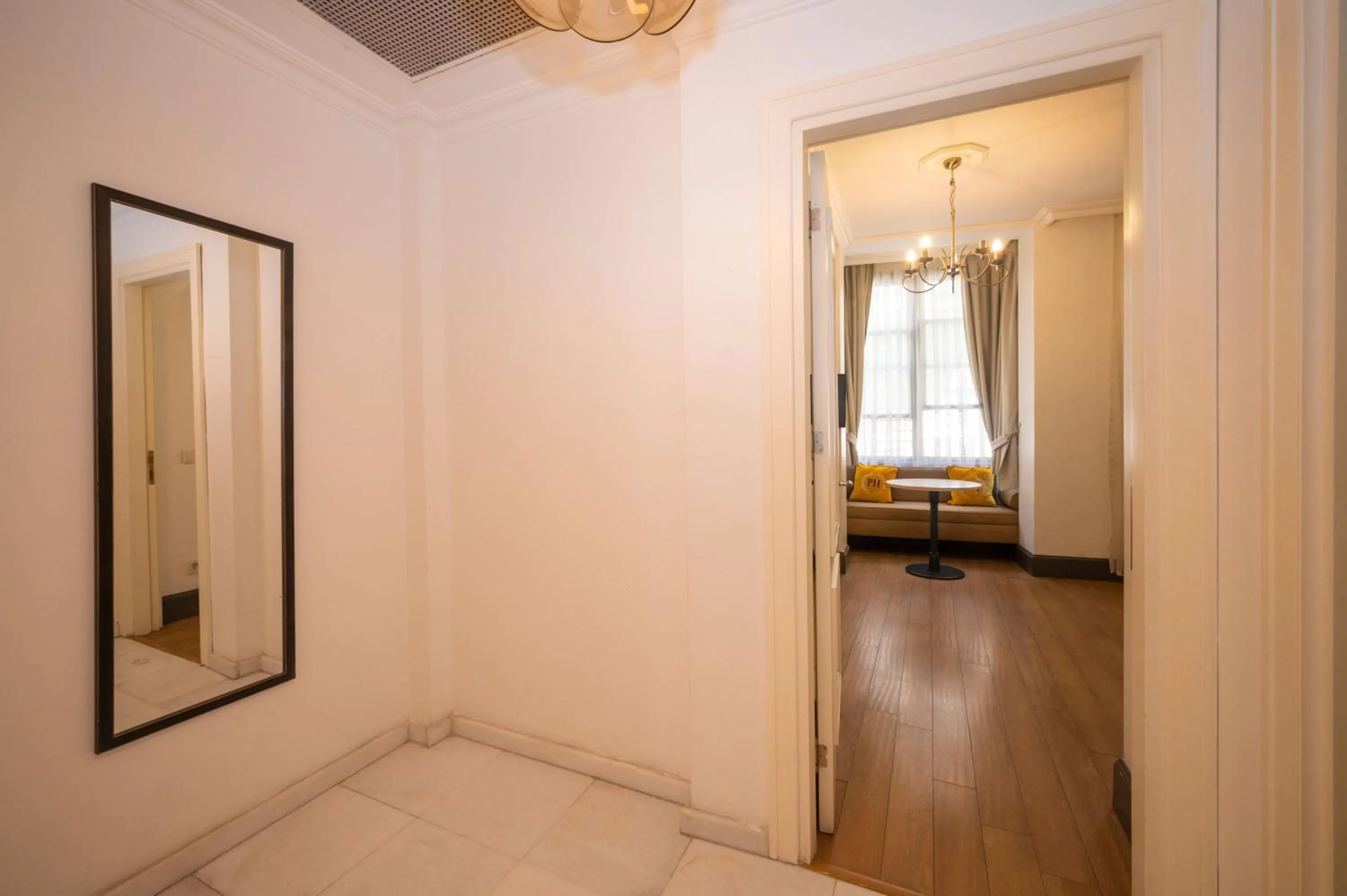 Decorative detail, Bathroom in Pera Line Cihangir