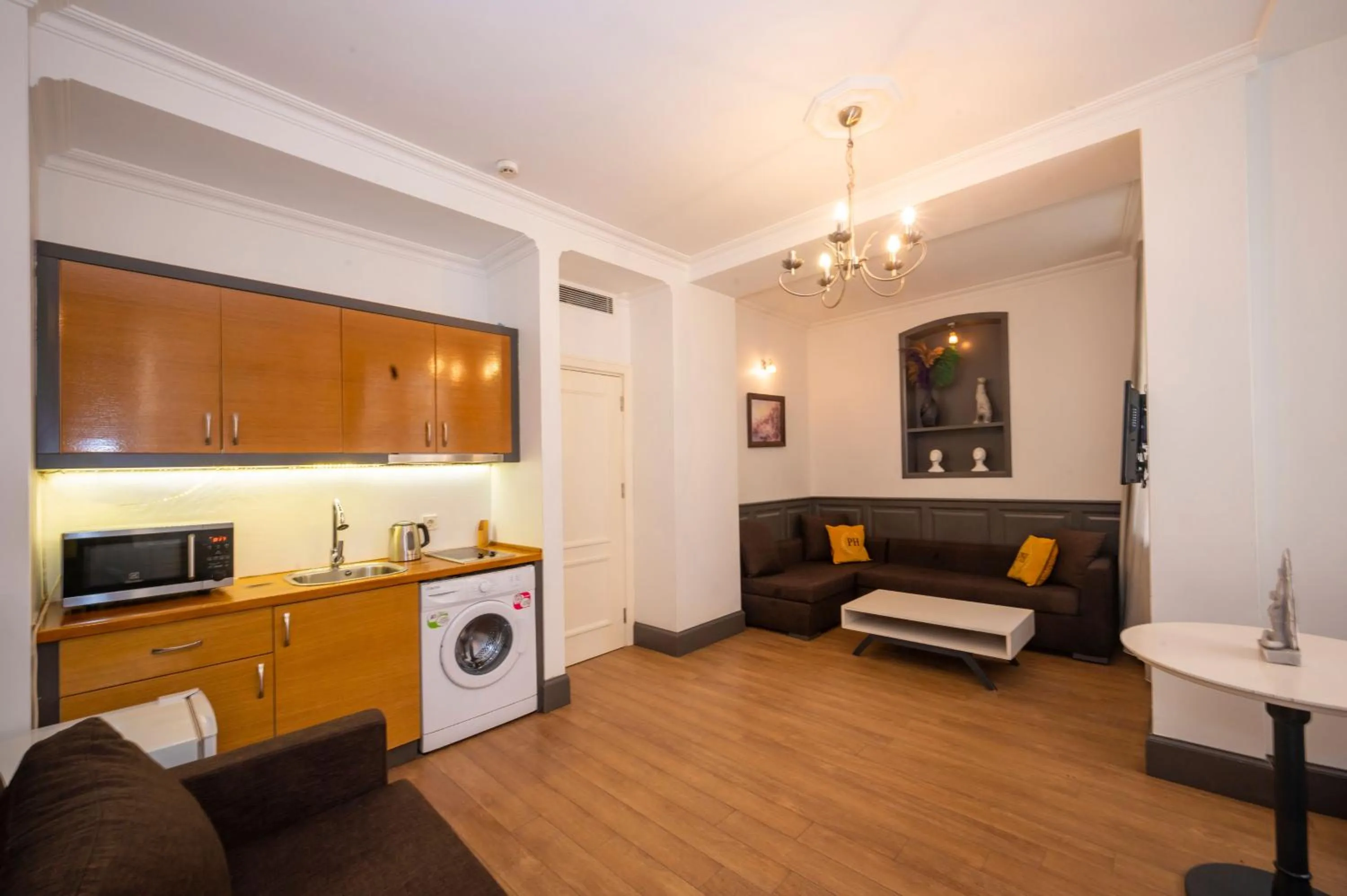 TV and multimedia, Kitchen/Kitchenette in Pera Line Cihangir