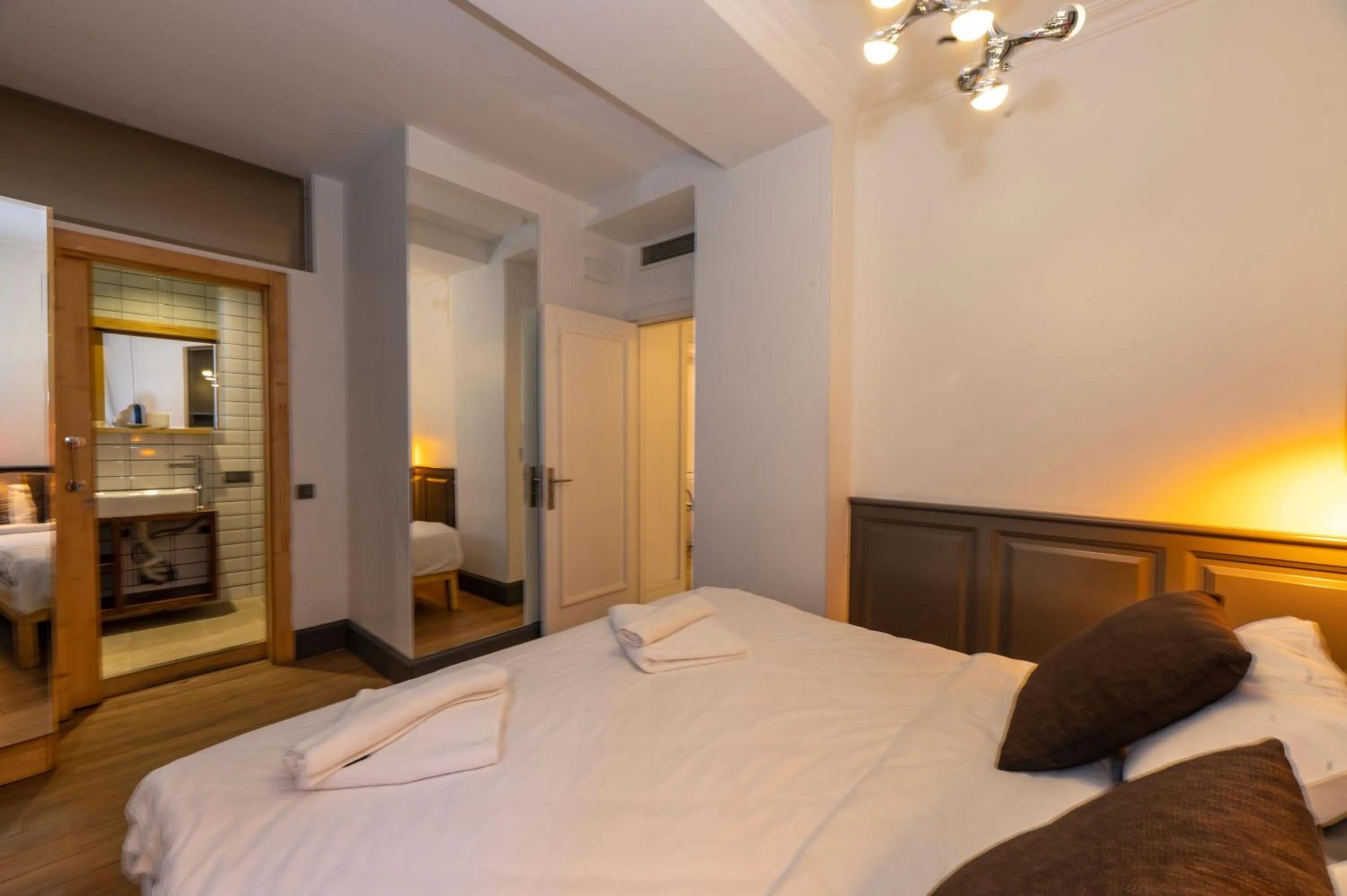 Bedroom in Pera Line Cihangir