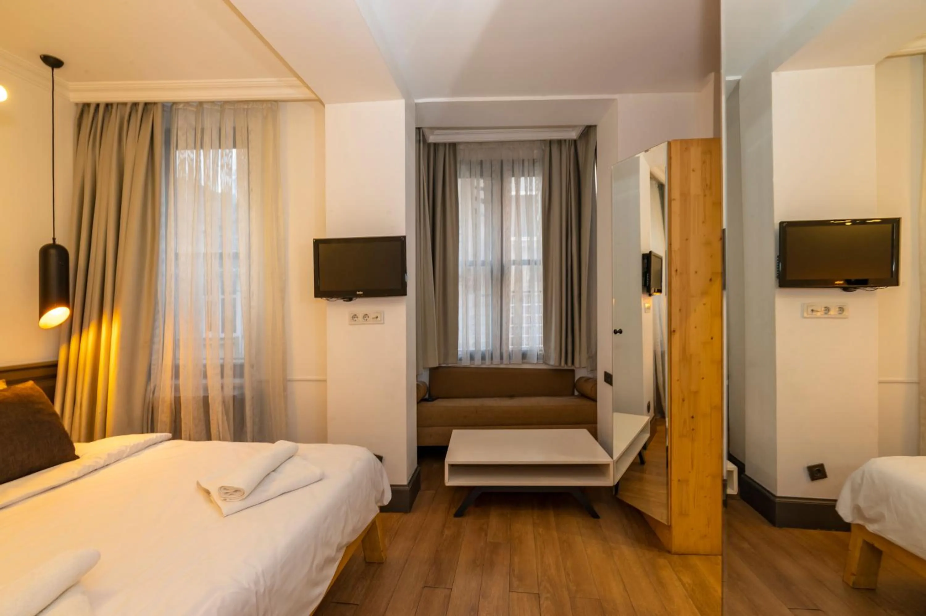 Bedroom, TV/Entertainment Center in Pera Line Cihangir
