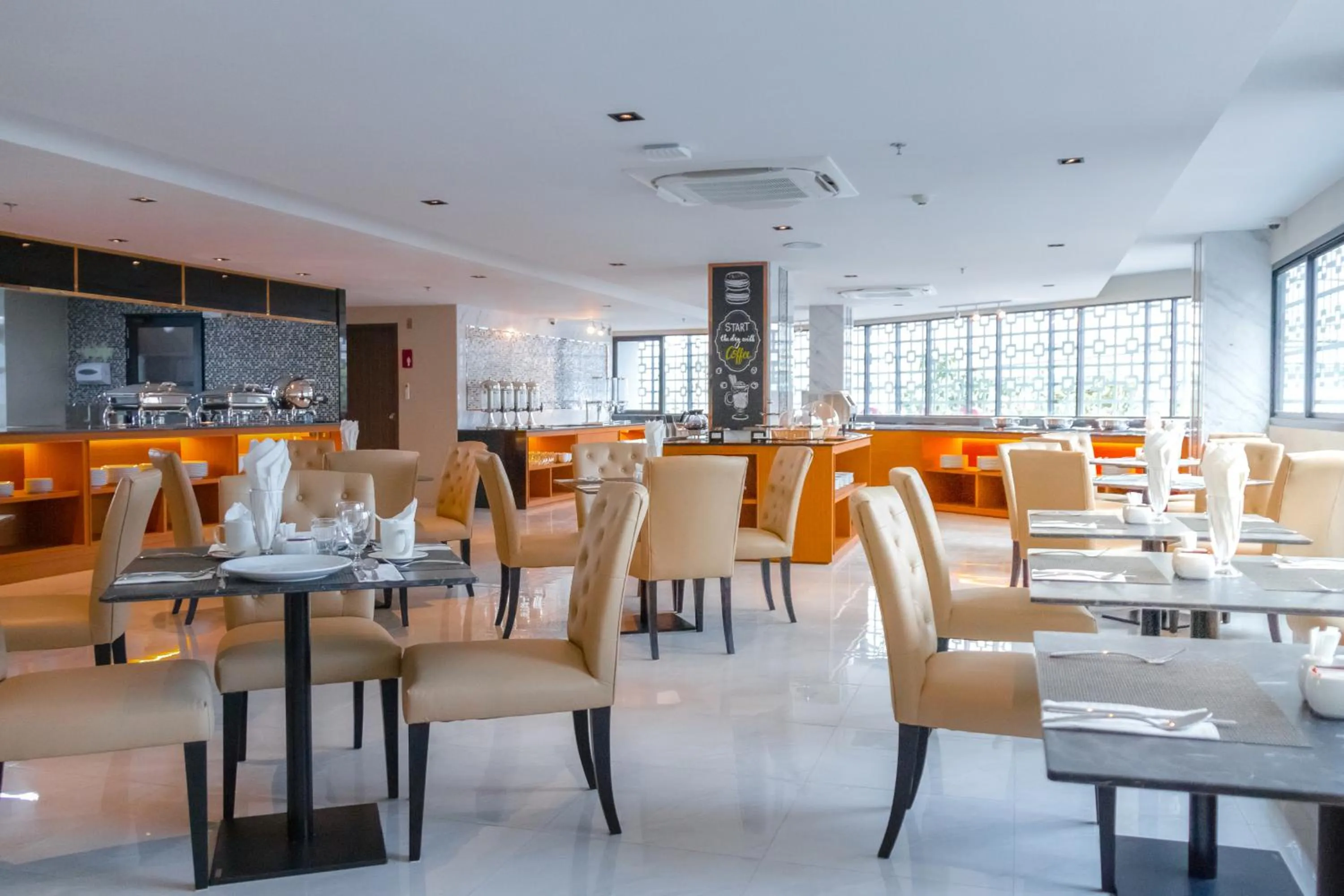 Restaurant/places to eat in GLOW Pattaya