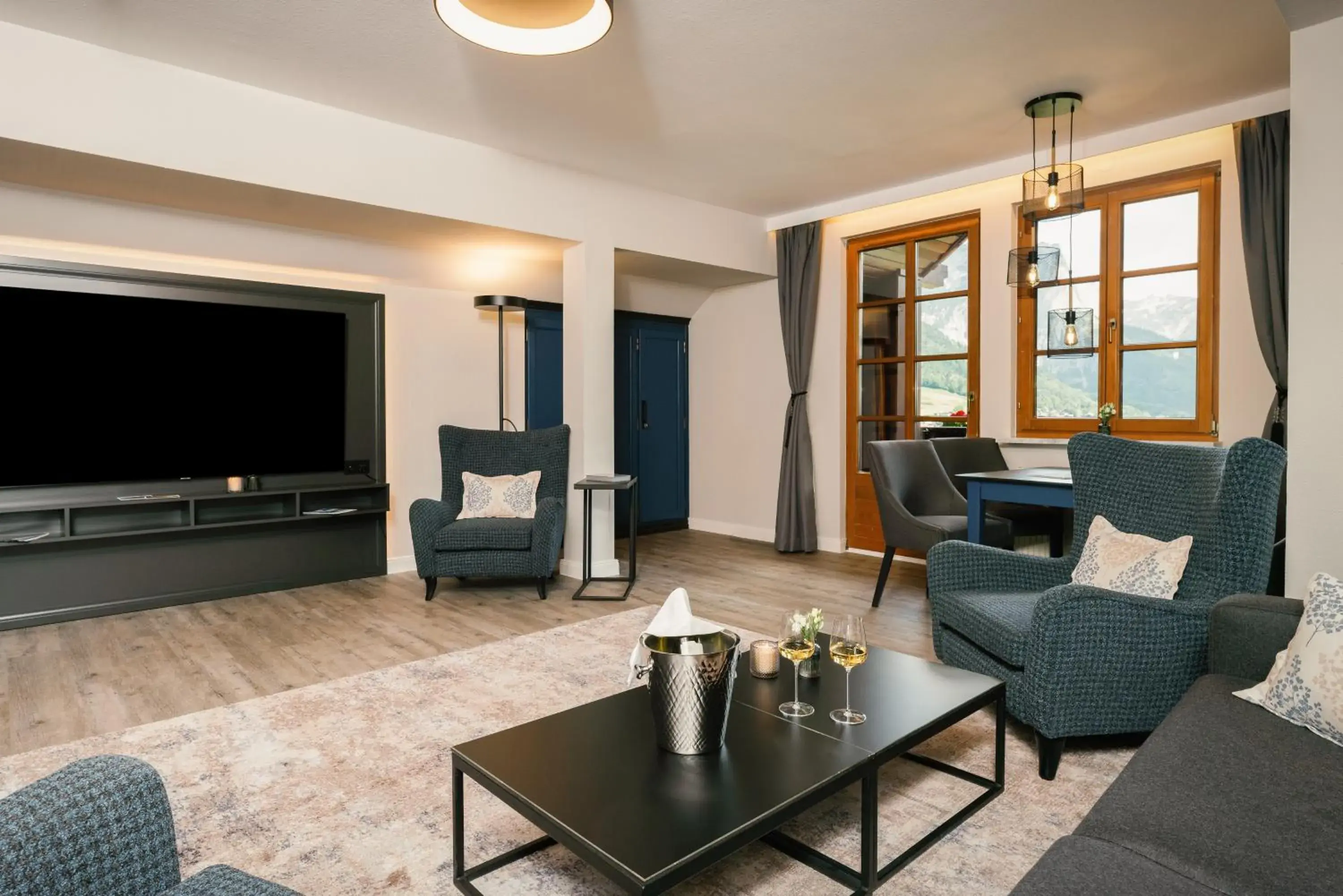 Suite with Lake View - single occupancy in MONDI Hotel am Grundlsee Suite with Lake View - single occupancy in MONDI Hotel am Grundlsee