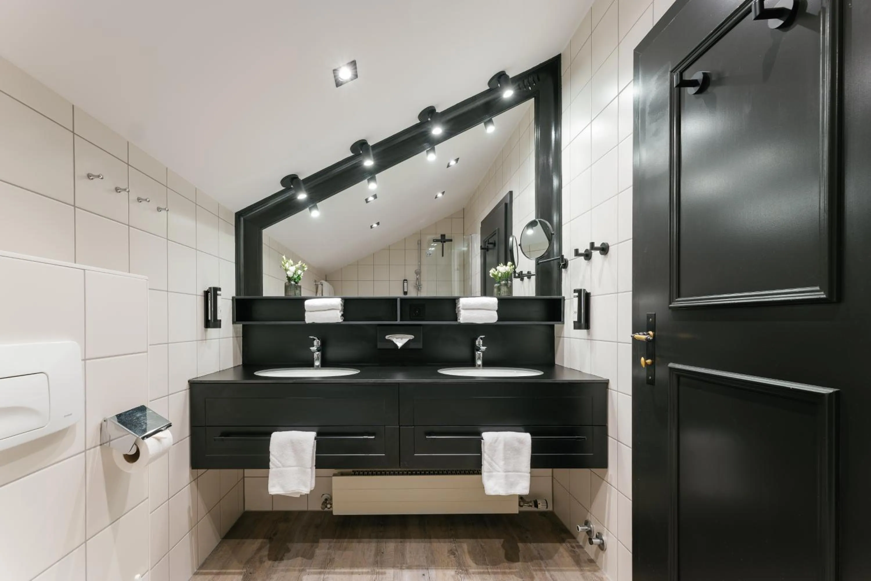 Bathroom in MONDI Hotel am Grundlsee