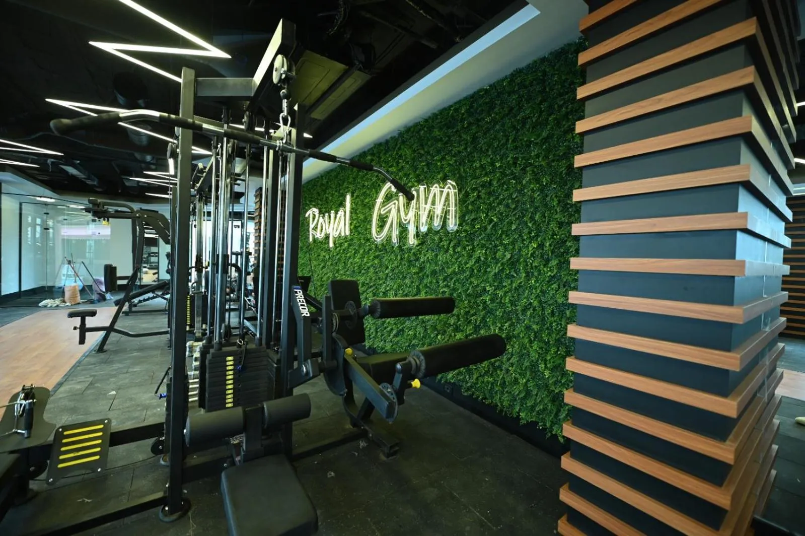 Fitness centre/facilities in Royal Day Plaza Hotel