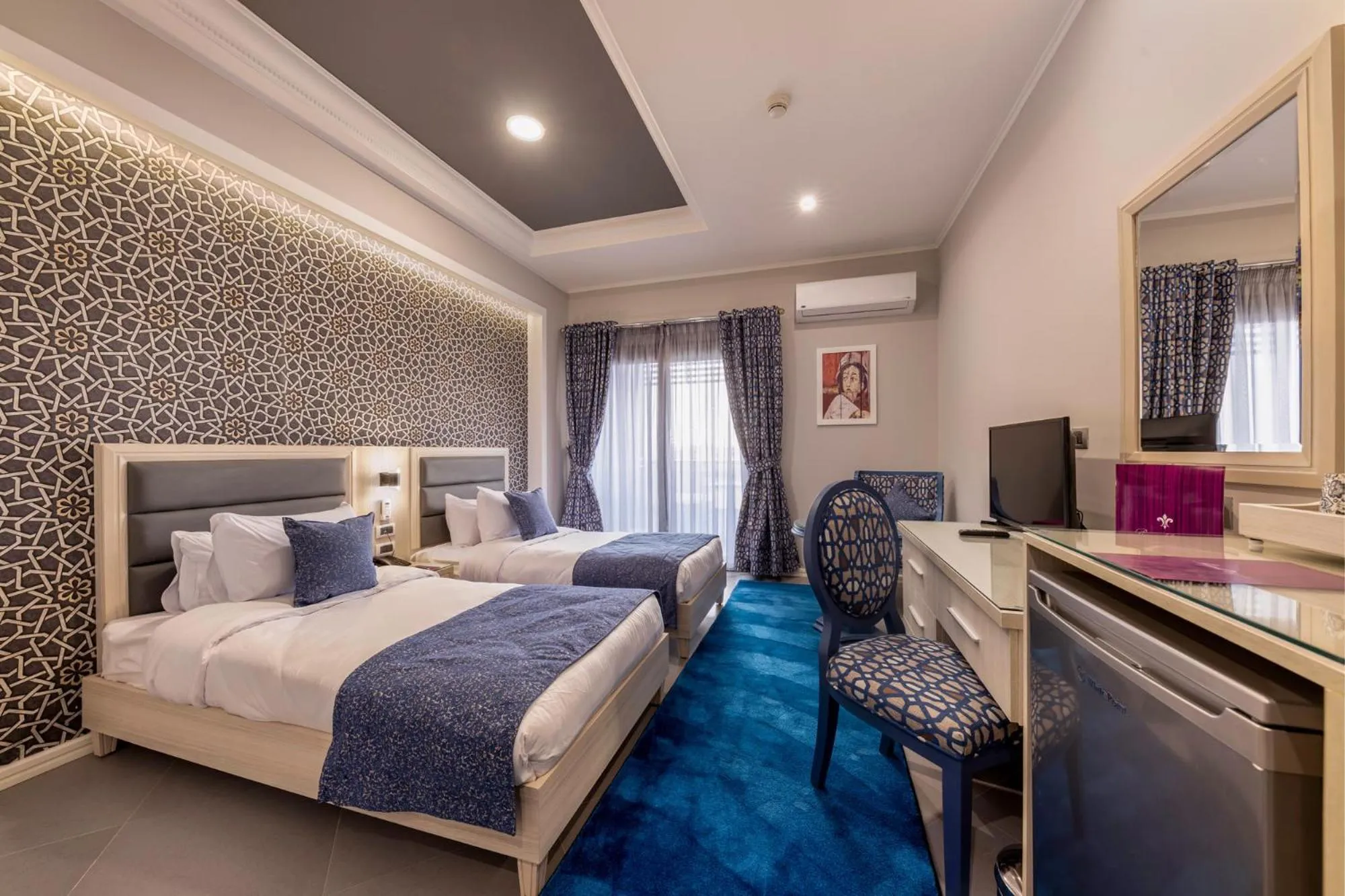 Bed in Royal Day Plaza Hotel