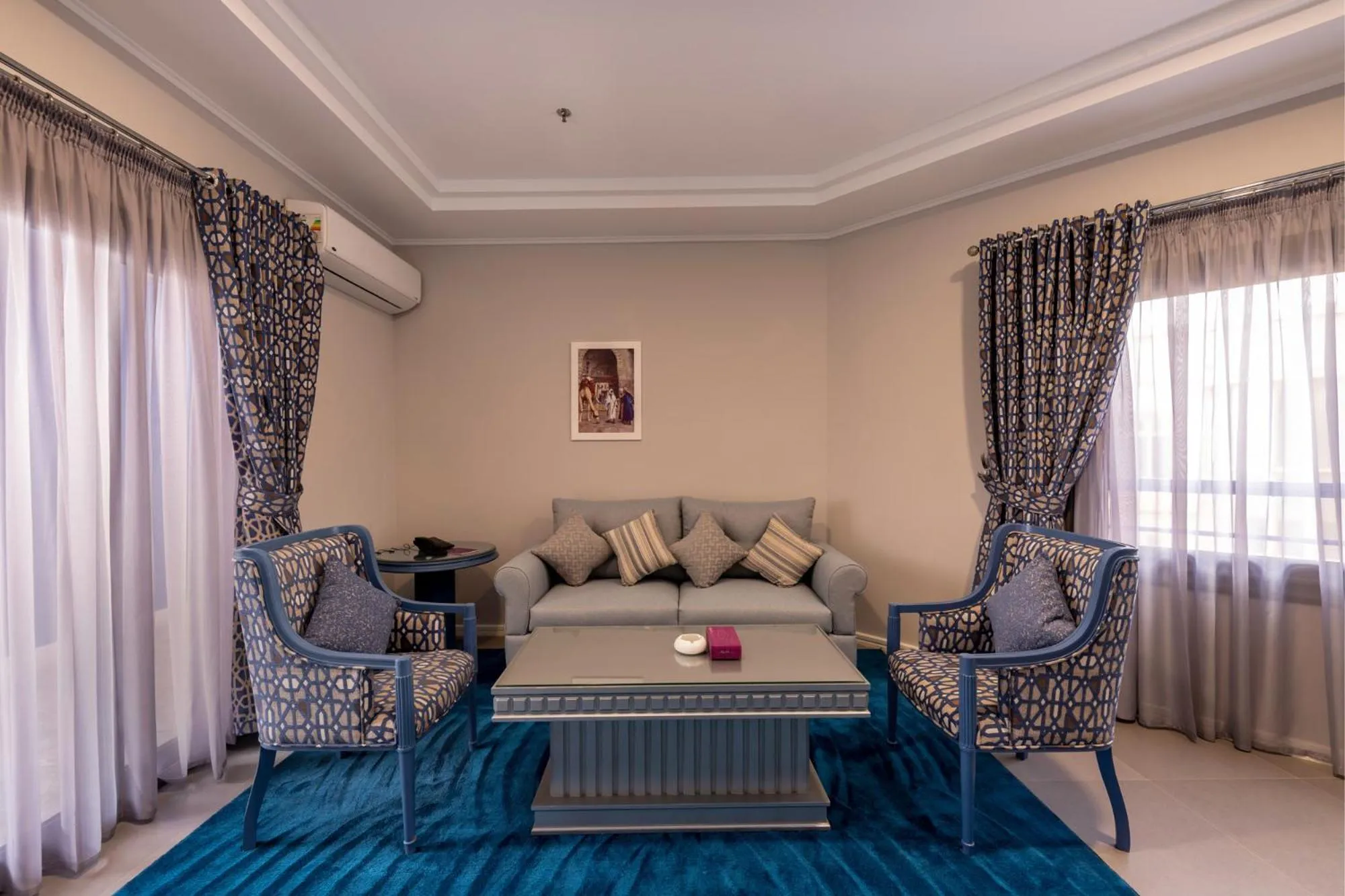 Living room in Royal Day Plaza Hotel