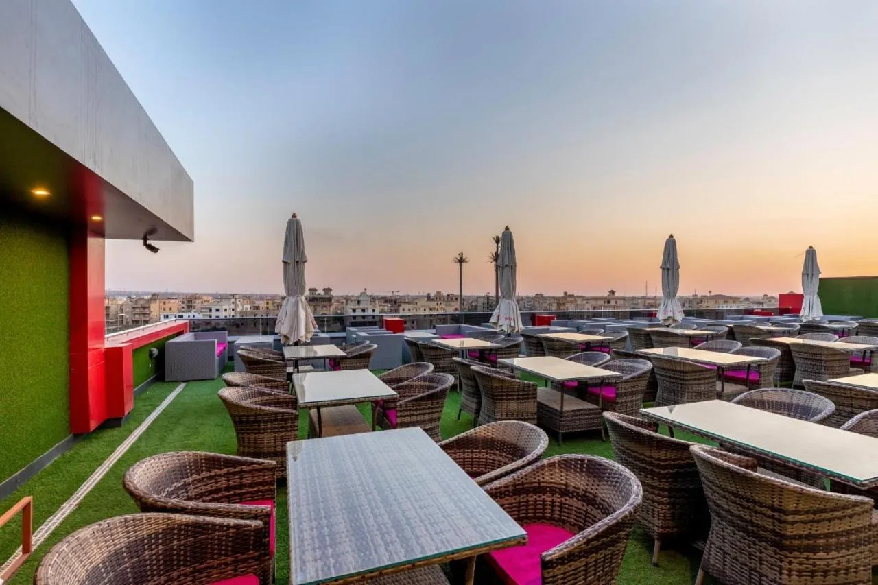 Restaurant/places to eat in Royal Day Plaza Hotel