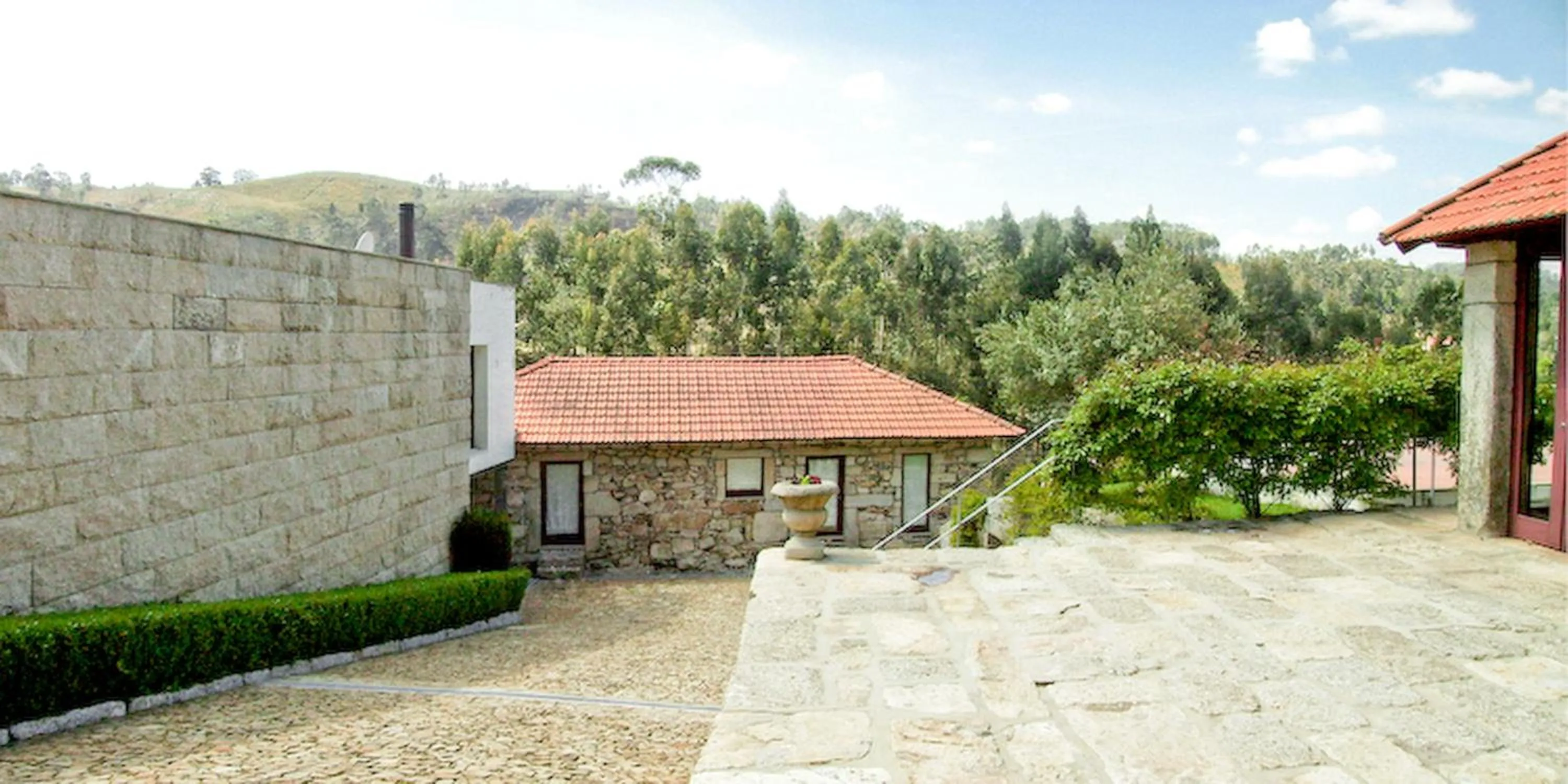 Facade/entrance in Quinta Da Longra