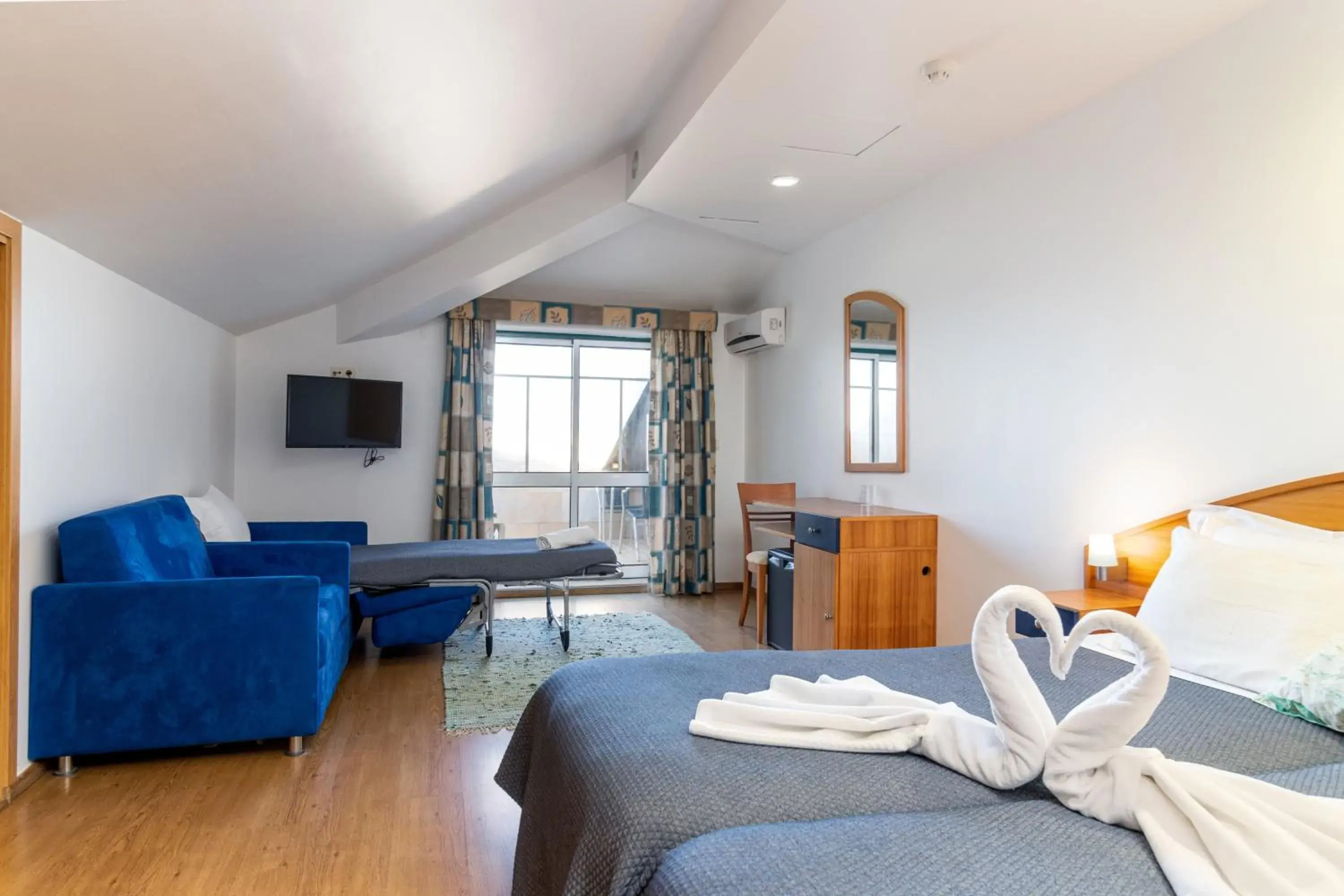 Family Suite with Sea View in Albergaria Pedra D'Ouro Family Suite with Sea View in Albergaria Pedra D'Ouro