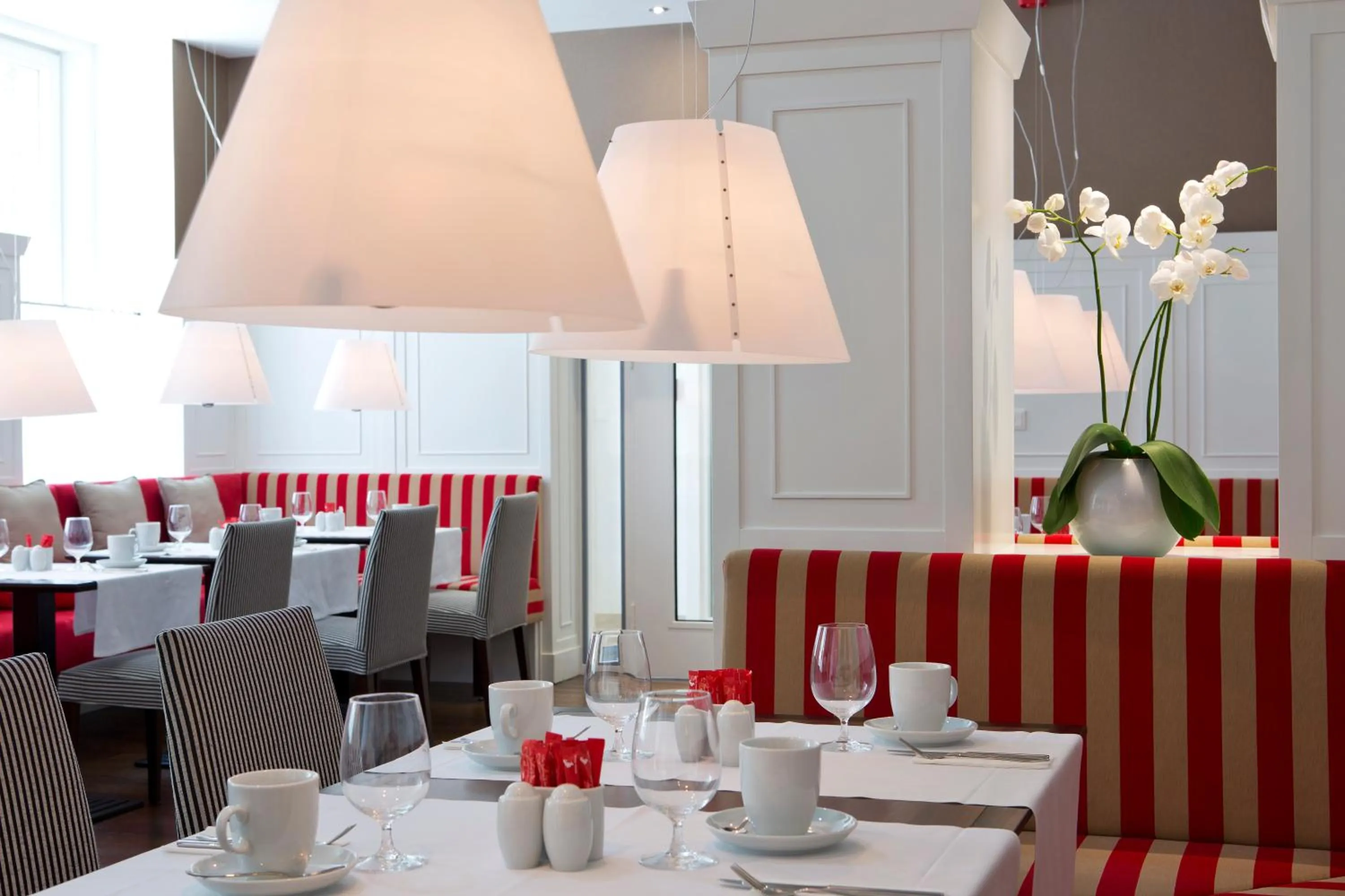 Restaurant/places to eat in The Harmonie Vienna, BW Premier Collection