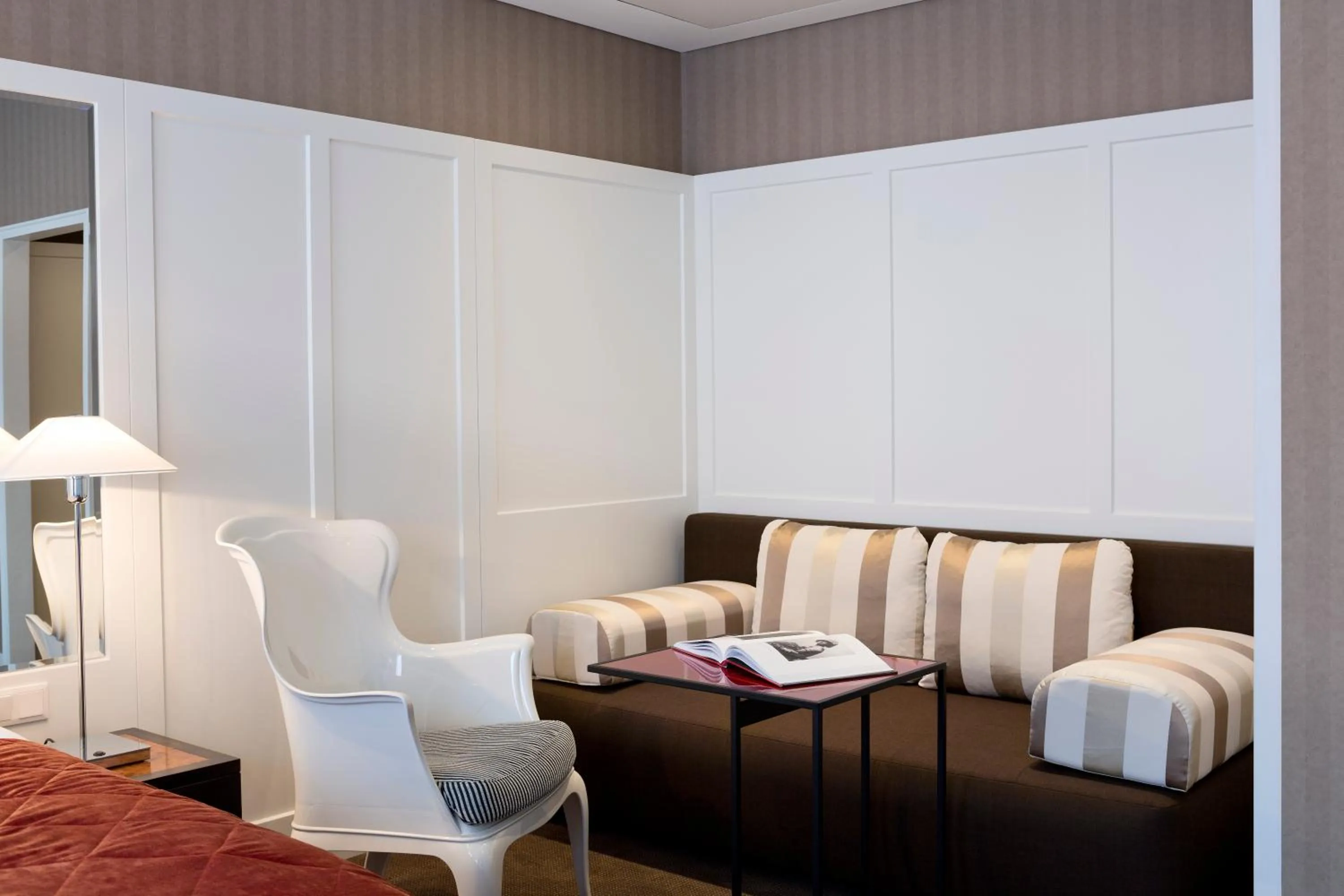 Living room in The Harmonie Vienna, BW Premier Collection