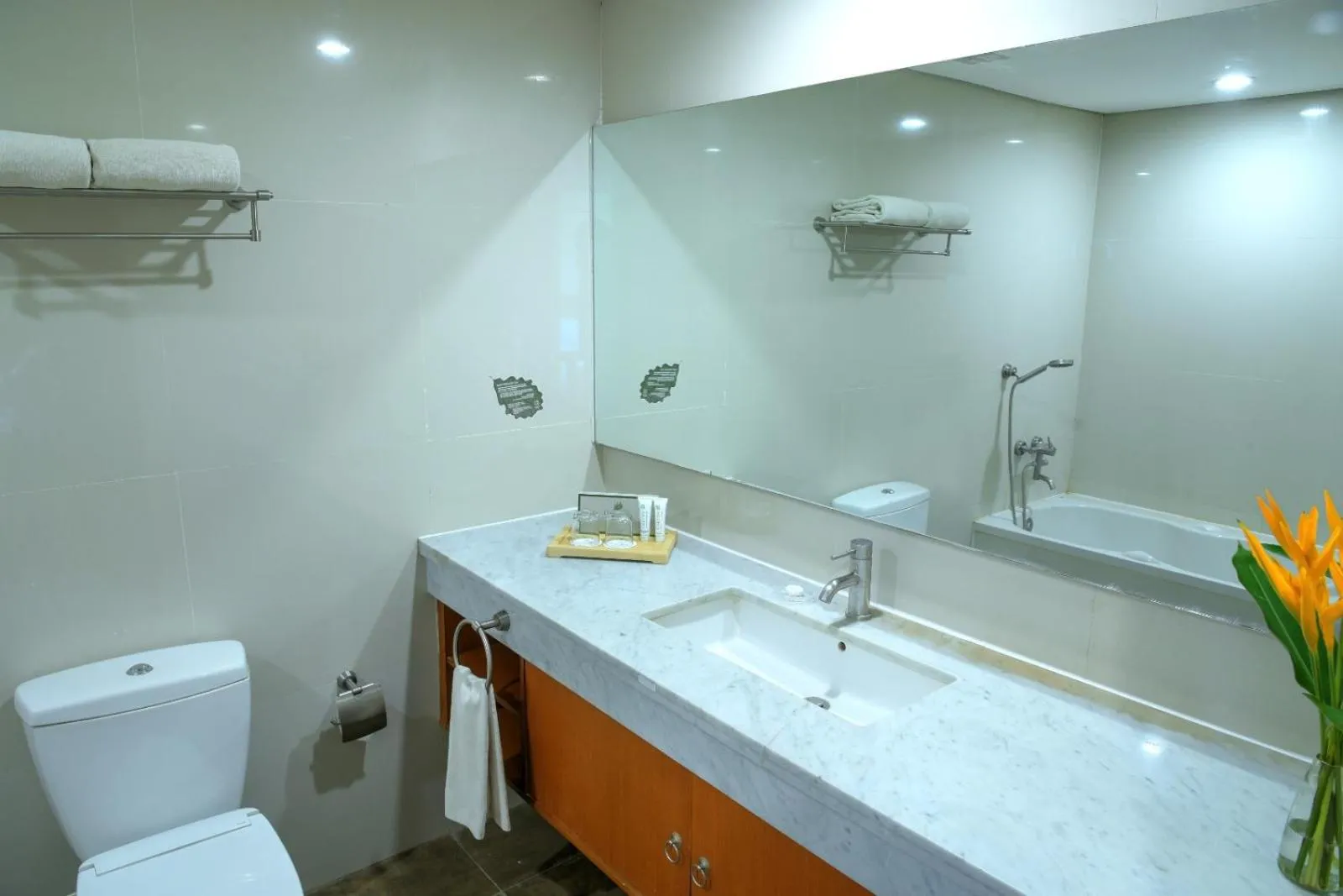 Oak Tree Emerald Hotel & Coventions Semarang