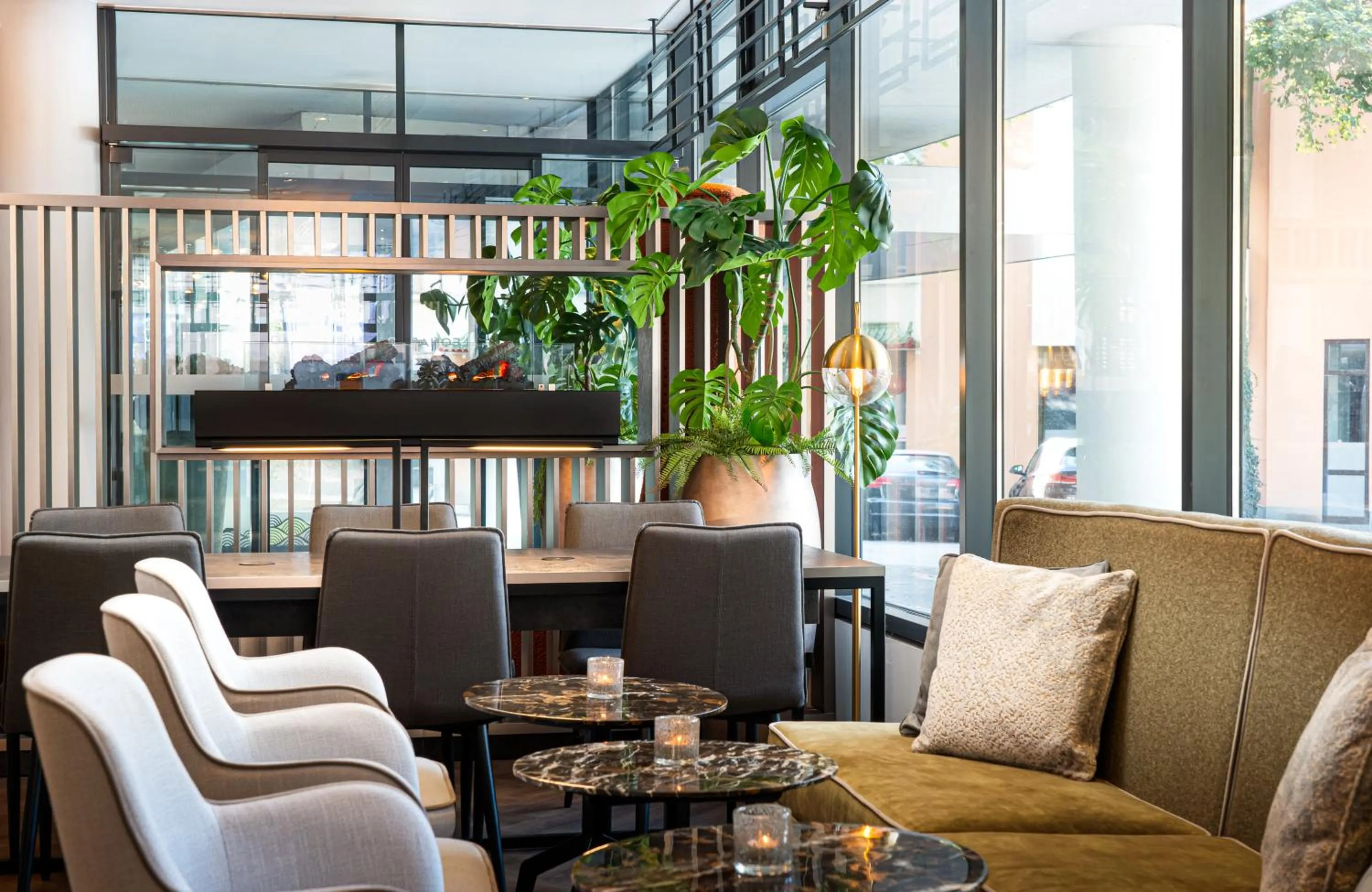 Lobby or reception in Leonardo Hotel Salzburg City Center