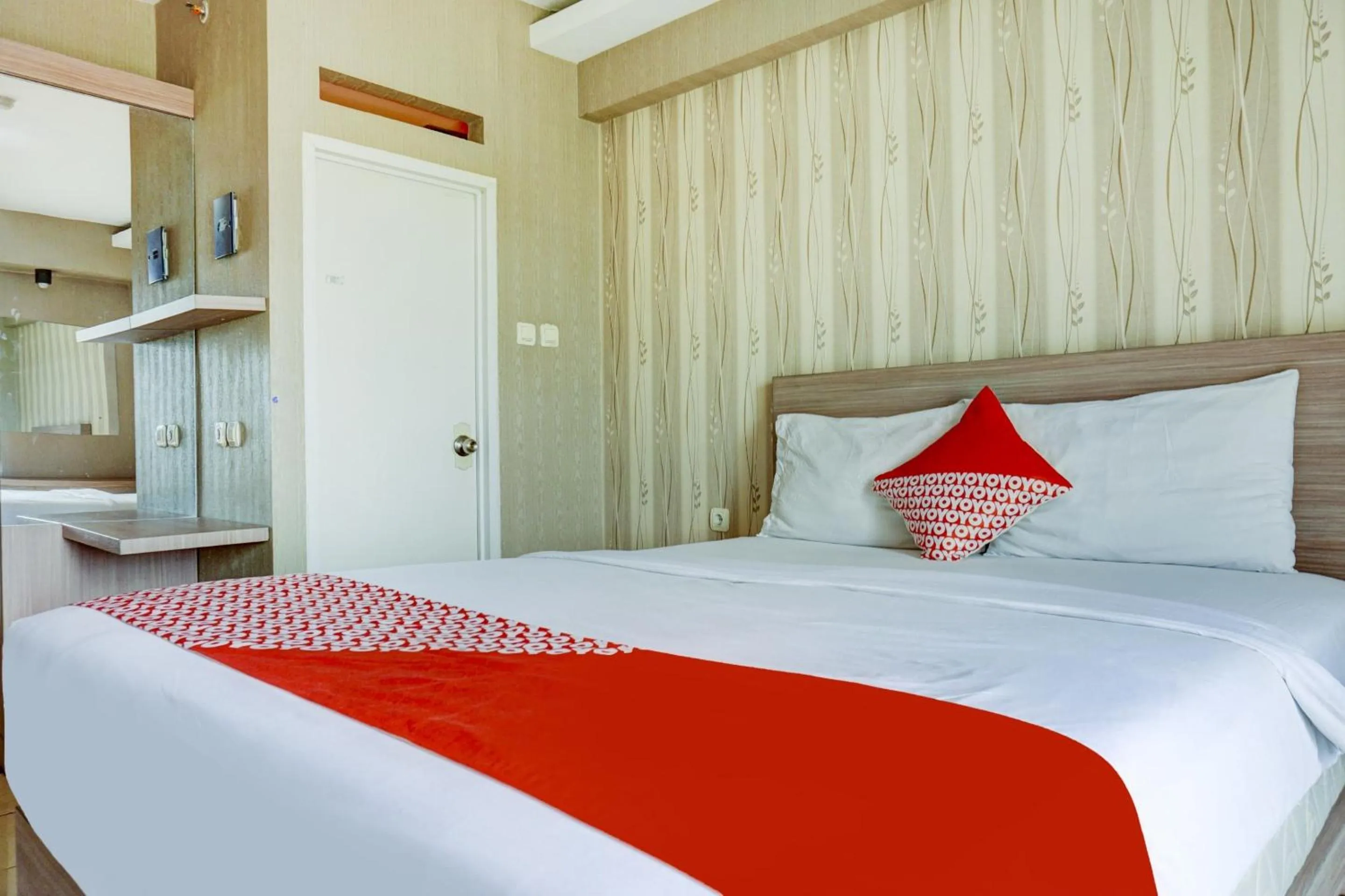 Bedroom, Bed in Hotel O Apartemen Bogor Valley