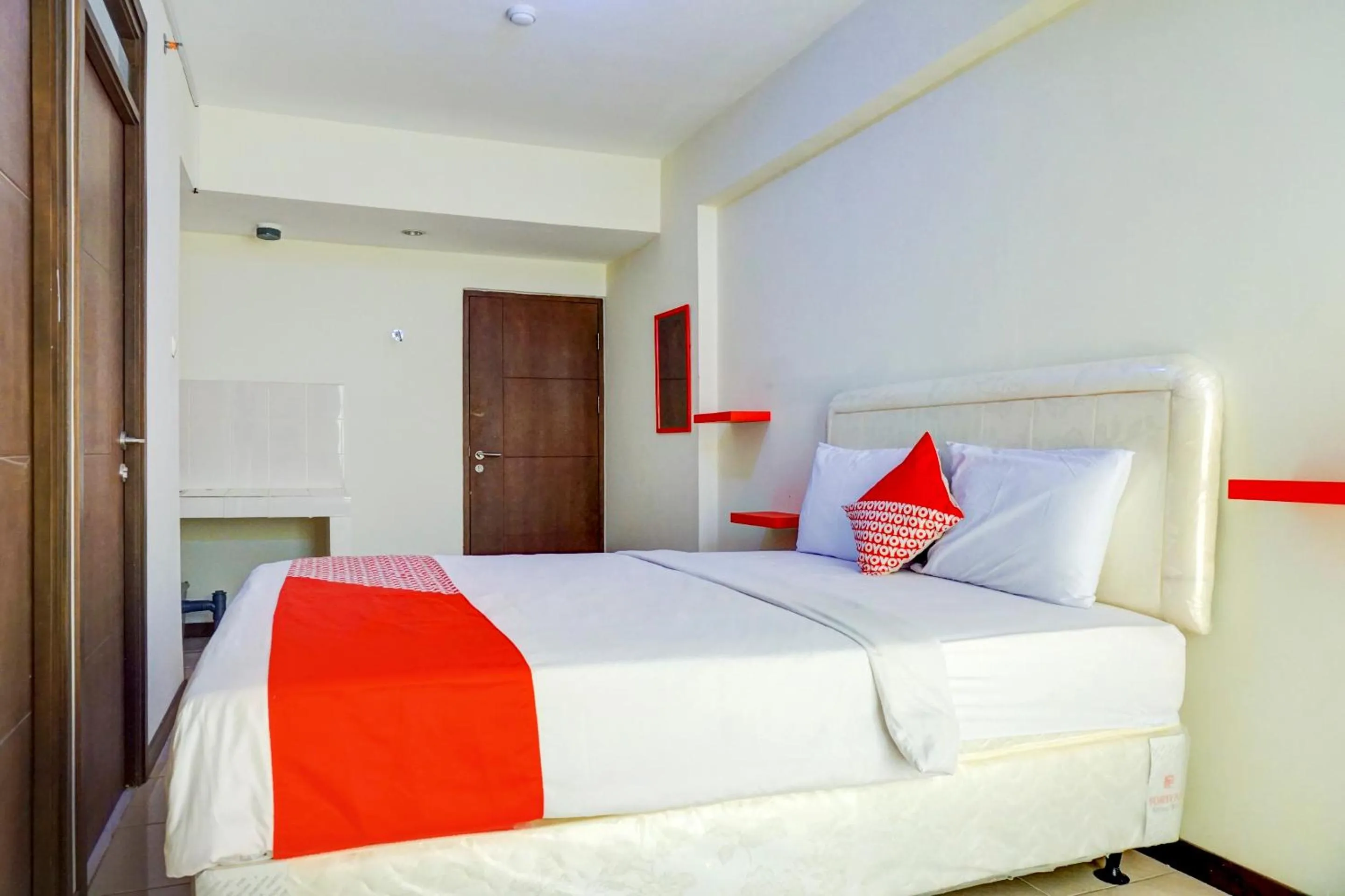 Bedroom in OYO 90230 Skyland Bogor Valley