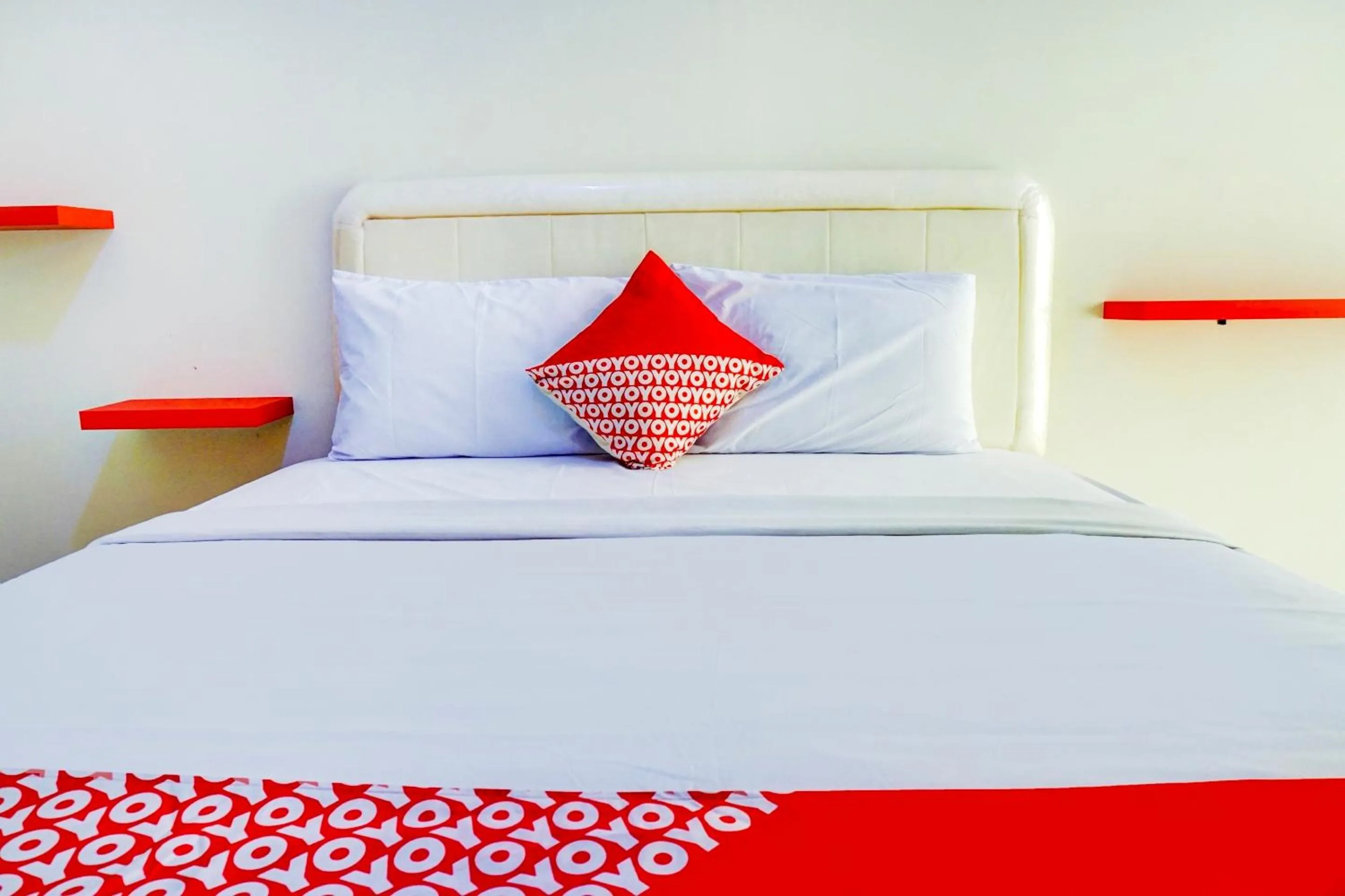 Bedroom in OYO 90230 Skyland Bogor Valley