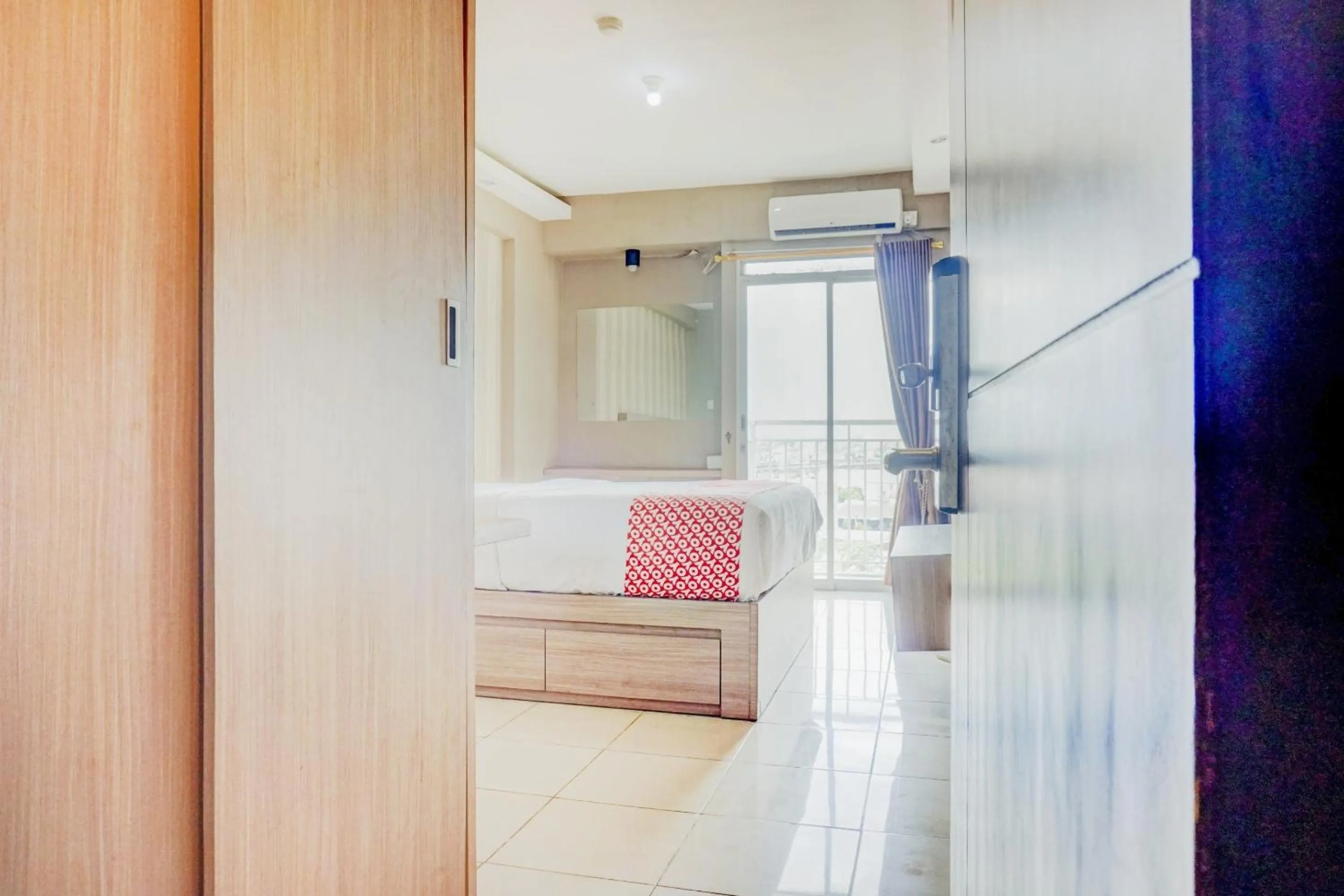 Bedroom, Bed in Hotel O Apartemen Bogor Valley