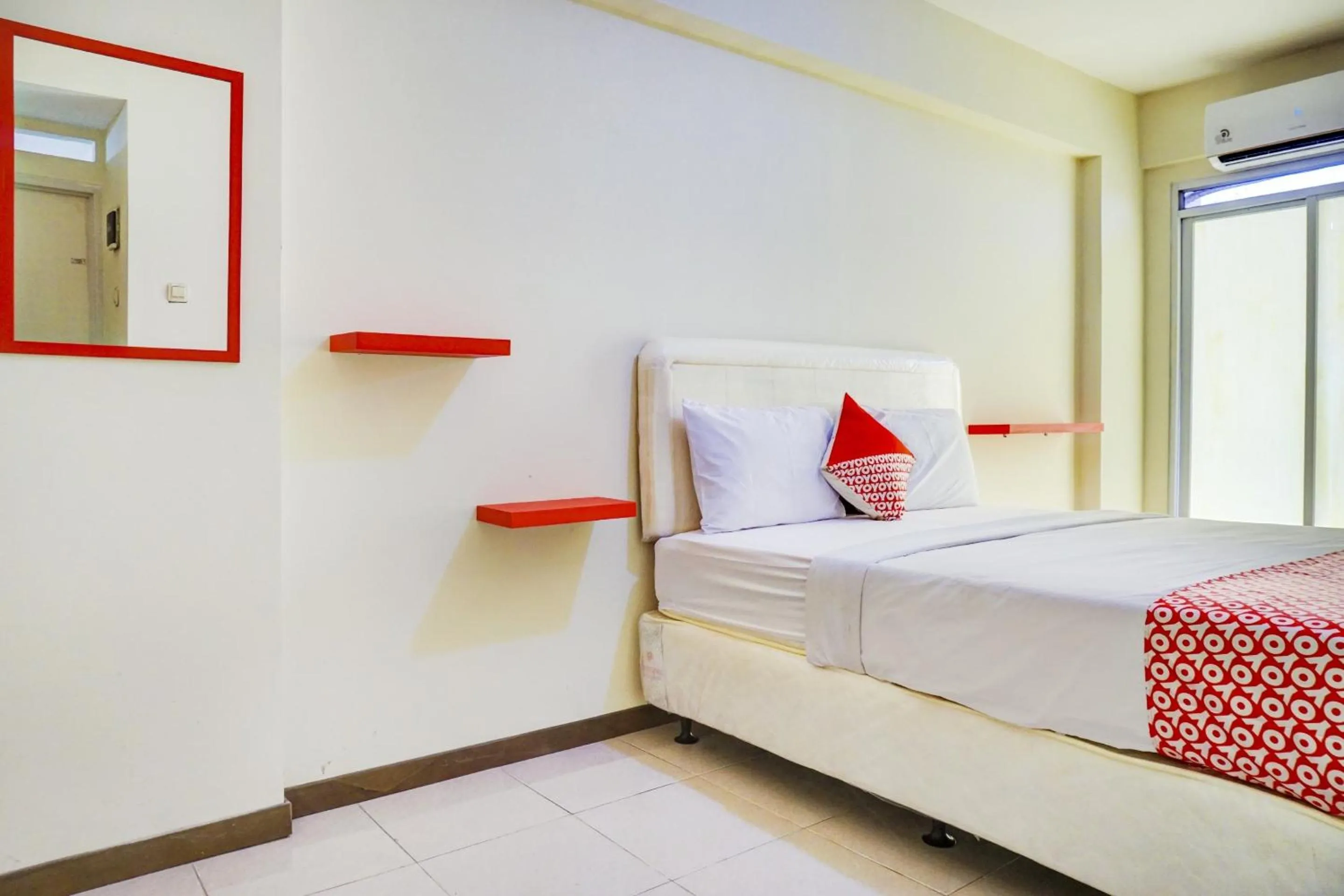 Bedroom, Bed in Hotel O Apartemen Bogor Valley