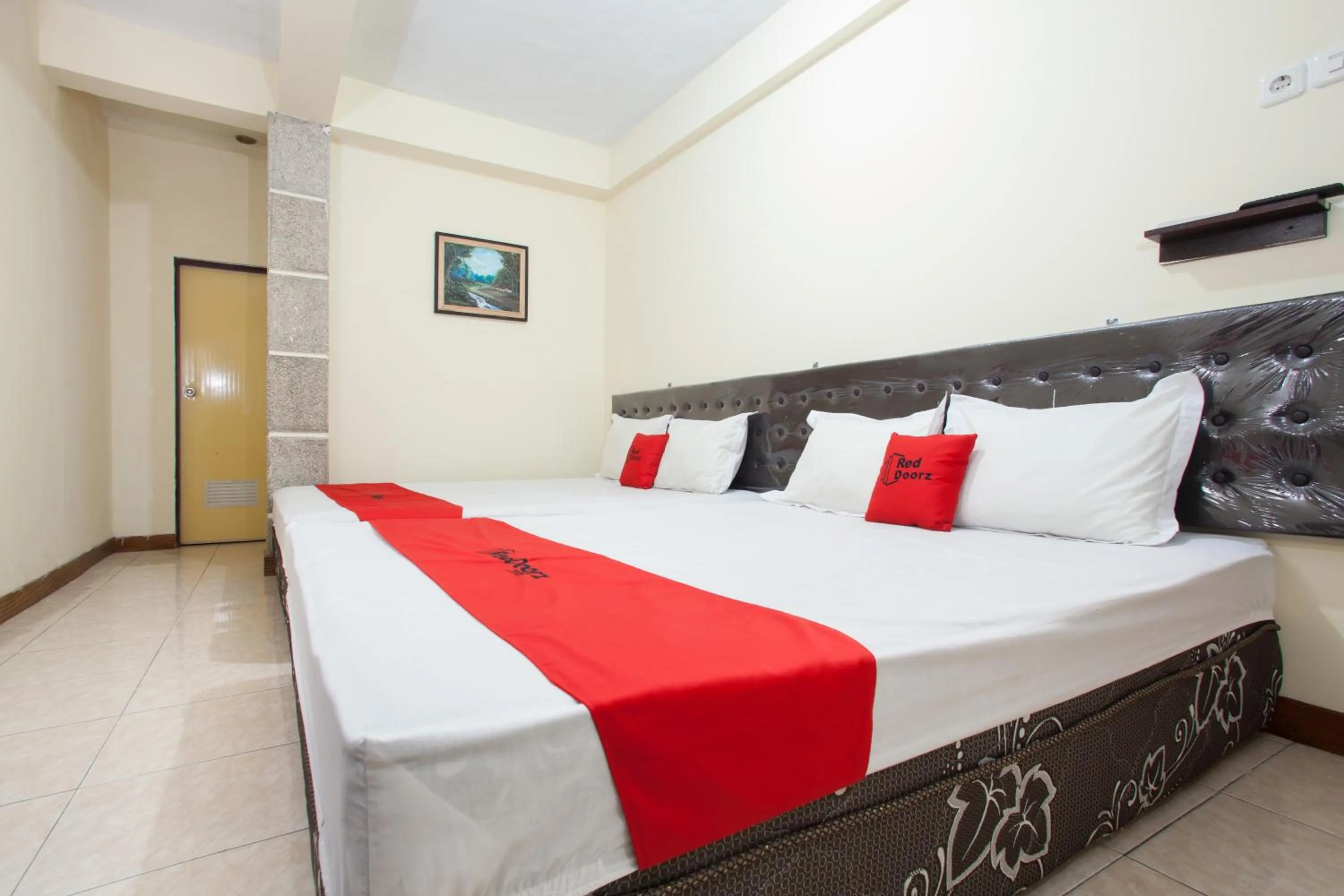 Bed in RedDoorz At Pandan Inn Batu