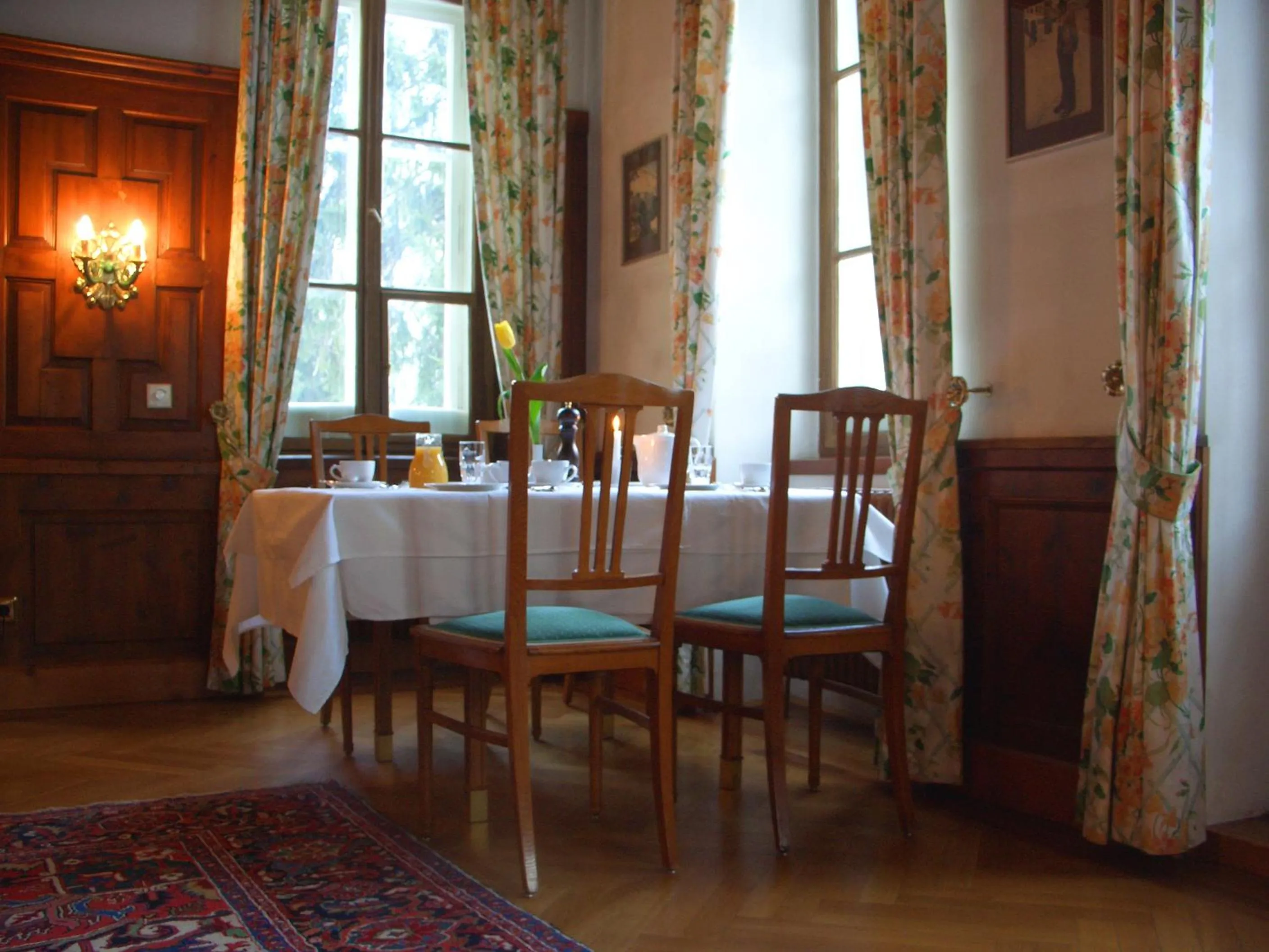 Buffet breakfast in Villa Solitude