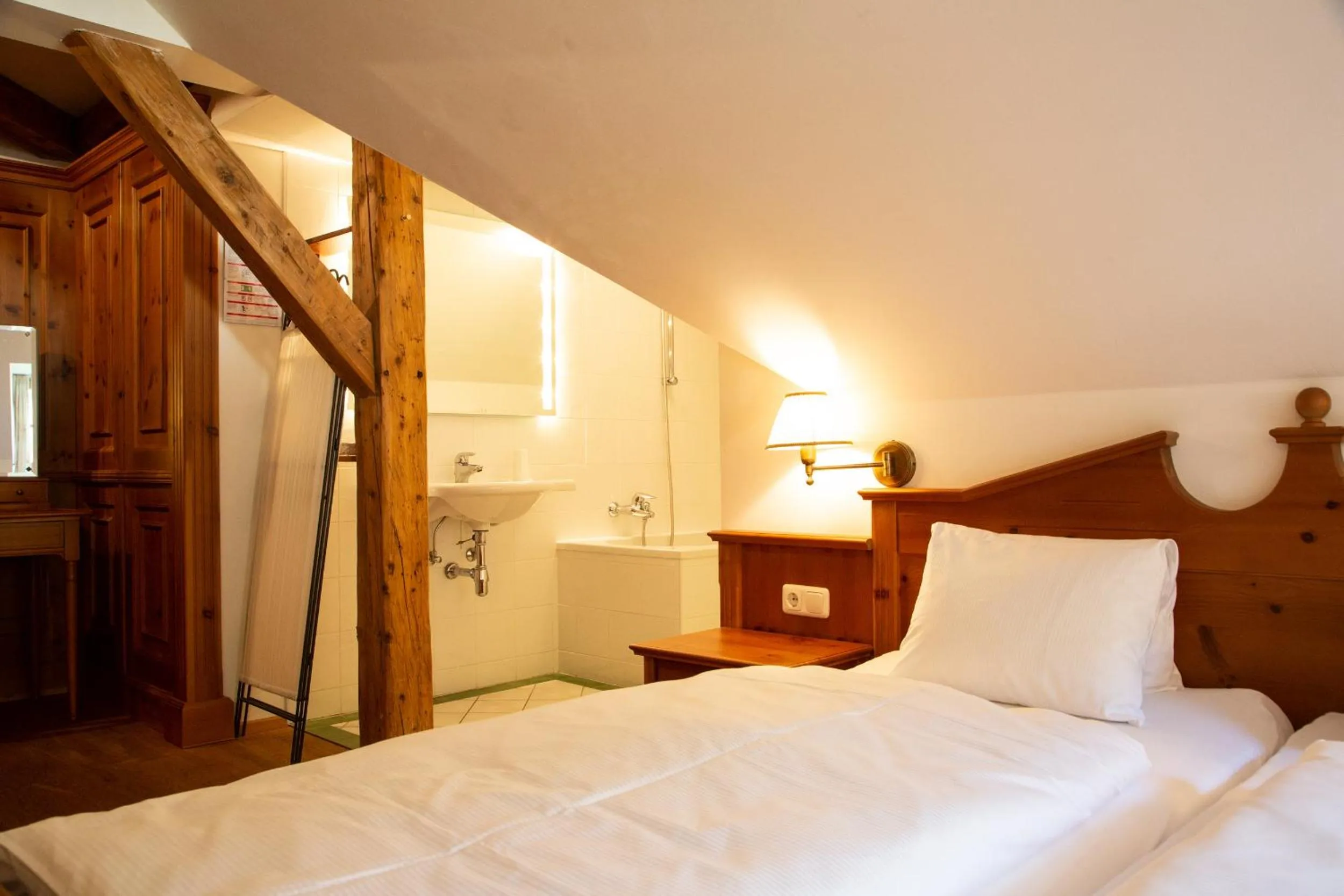 Photo of the whole room, Bed in Villa Solitude