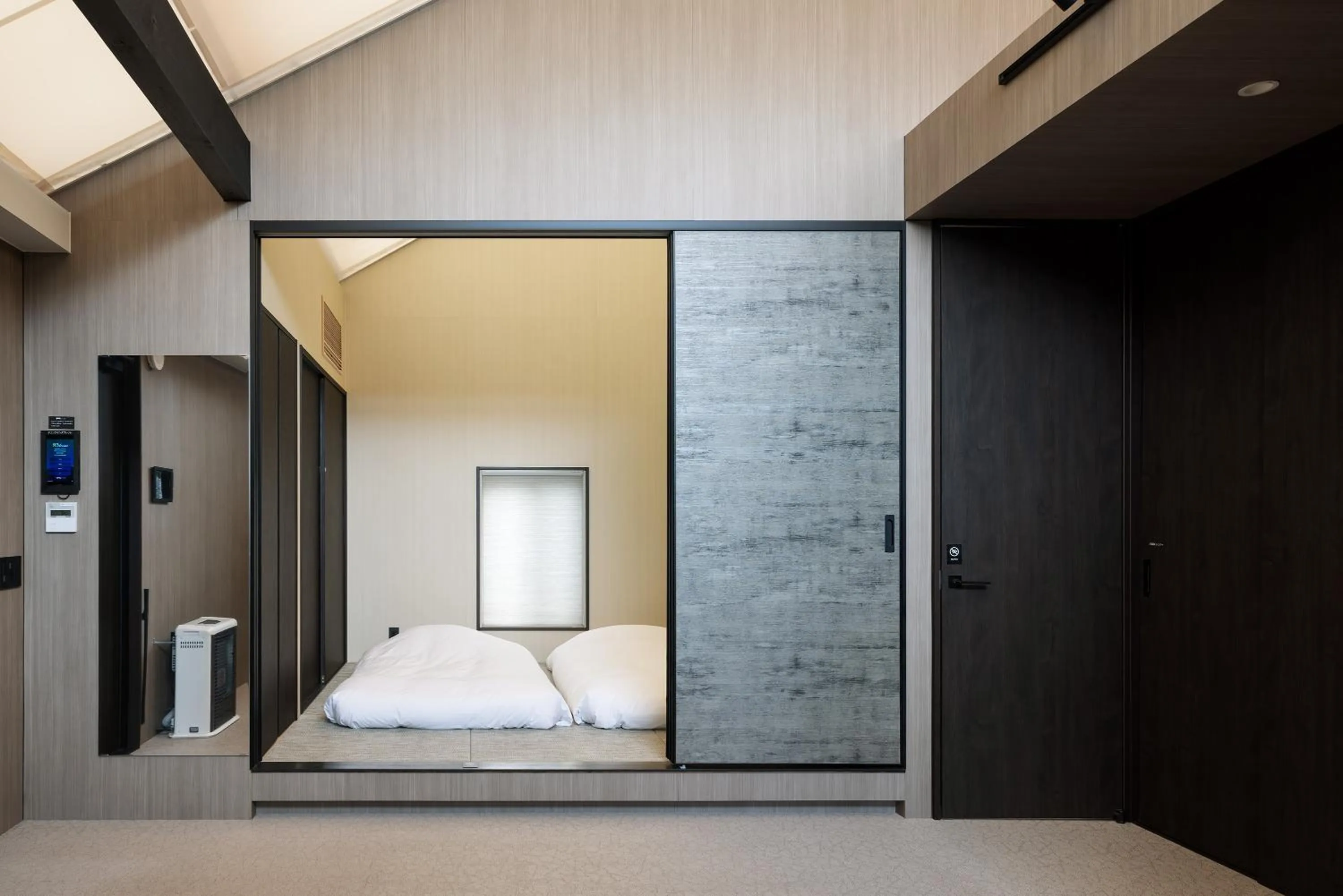 Bedroom, Bed in Asama Kuzanbo