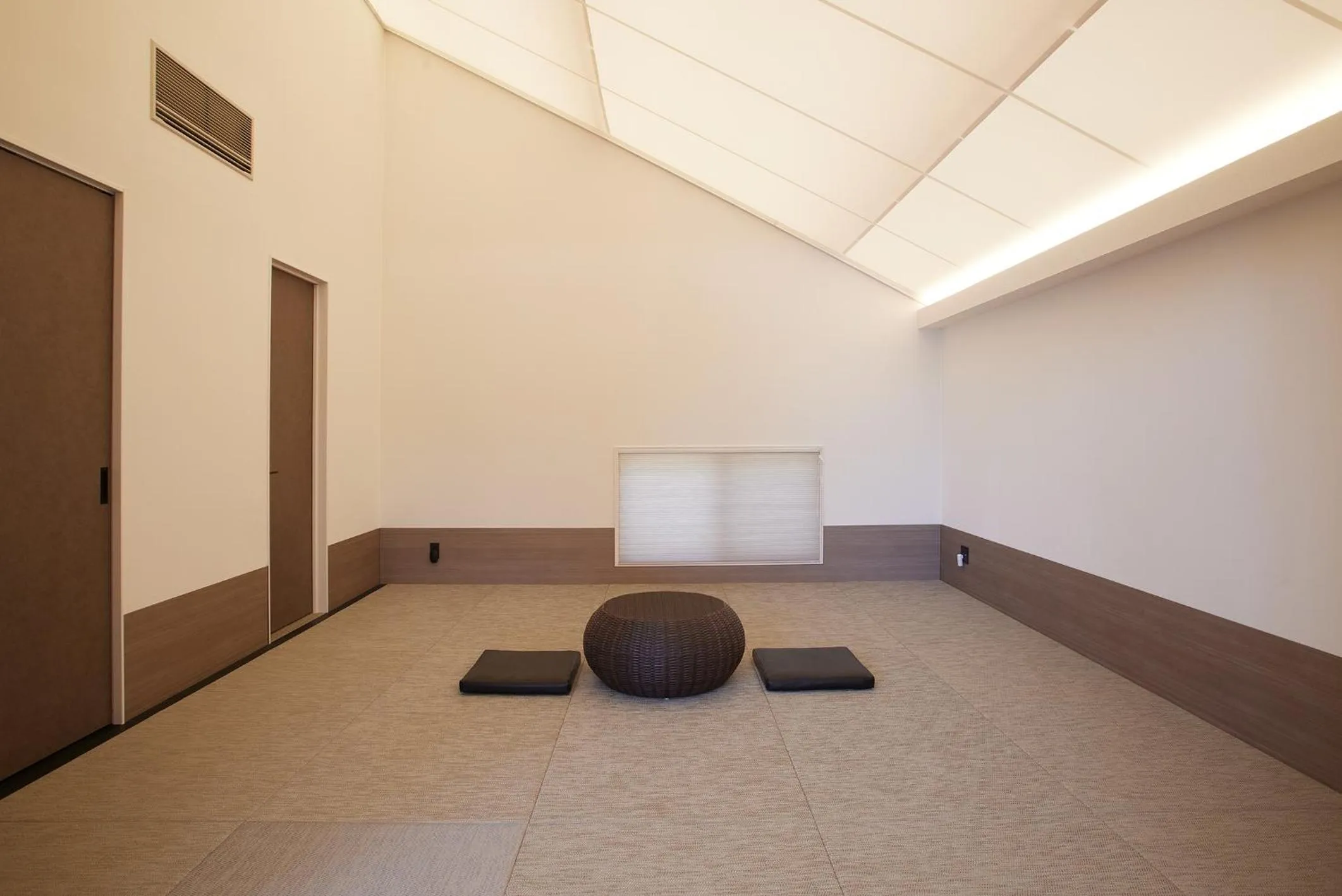 Seating area in Asama Kuzanbo