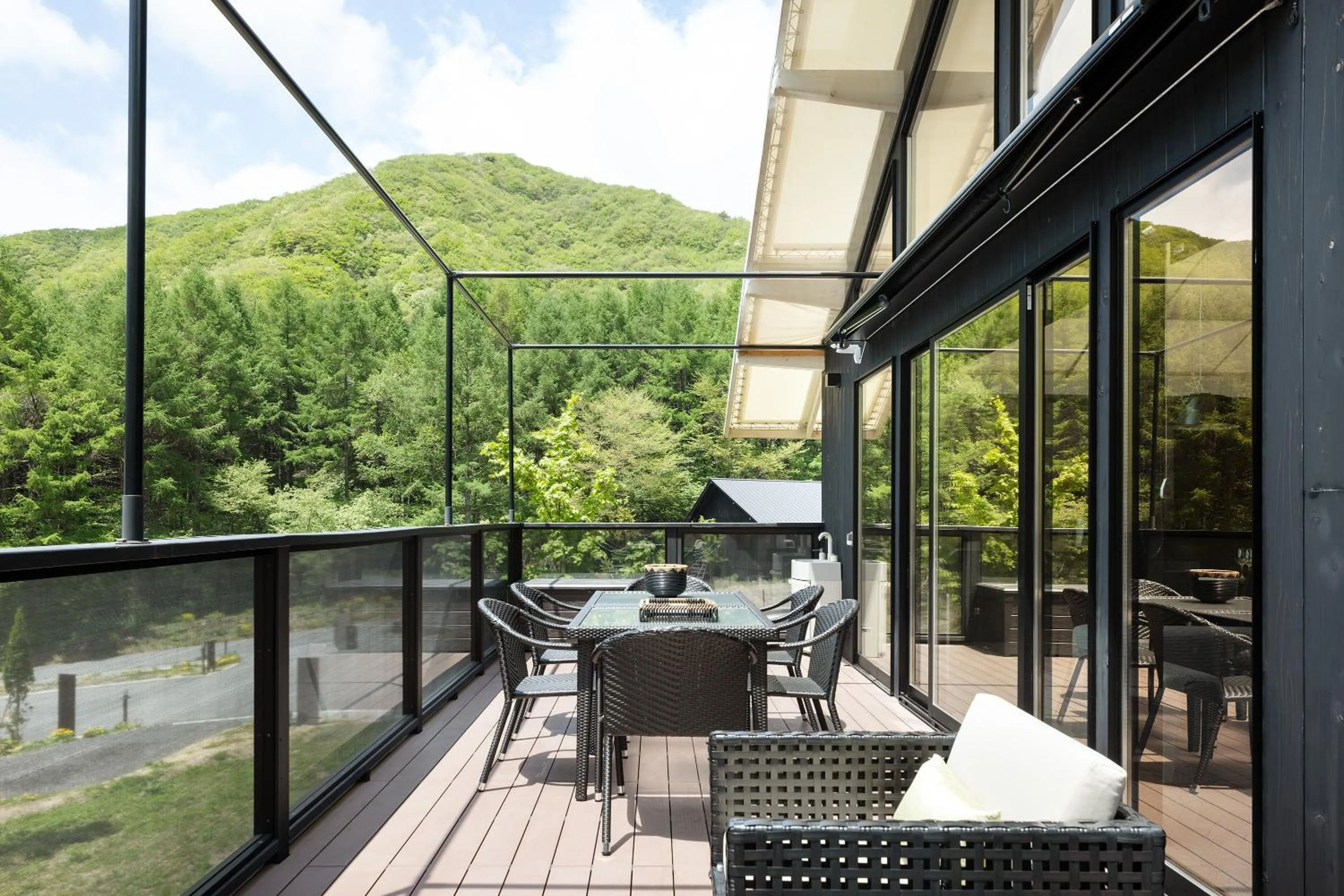 Property building in Asama Kuzanbo