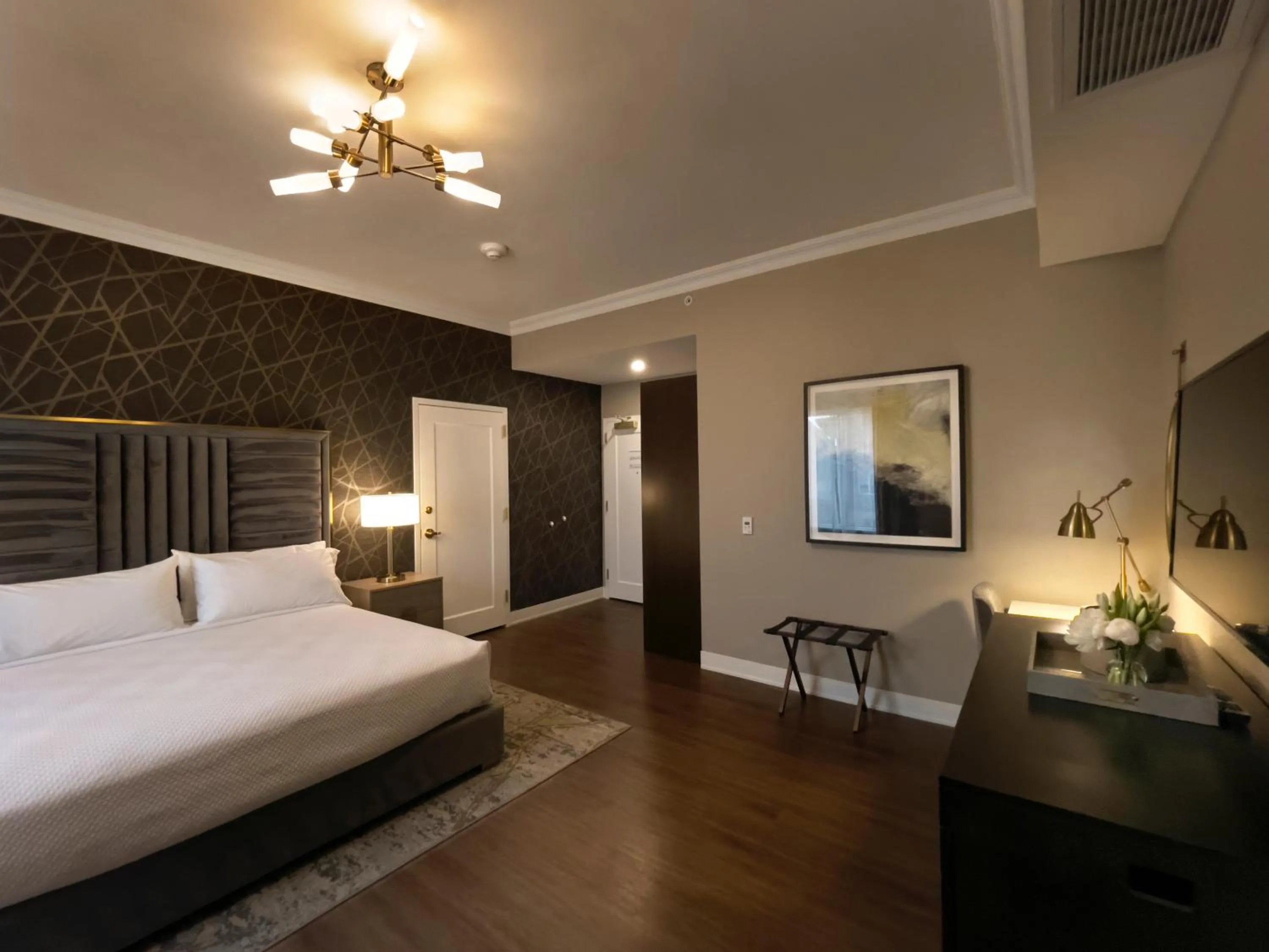 Bedroom, Bed in The Chateau Grande Hotel