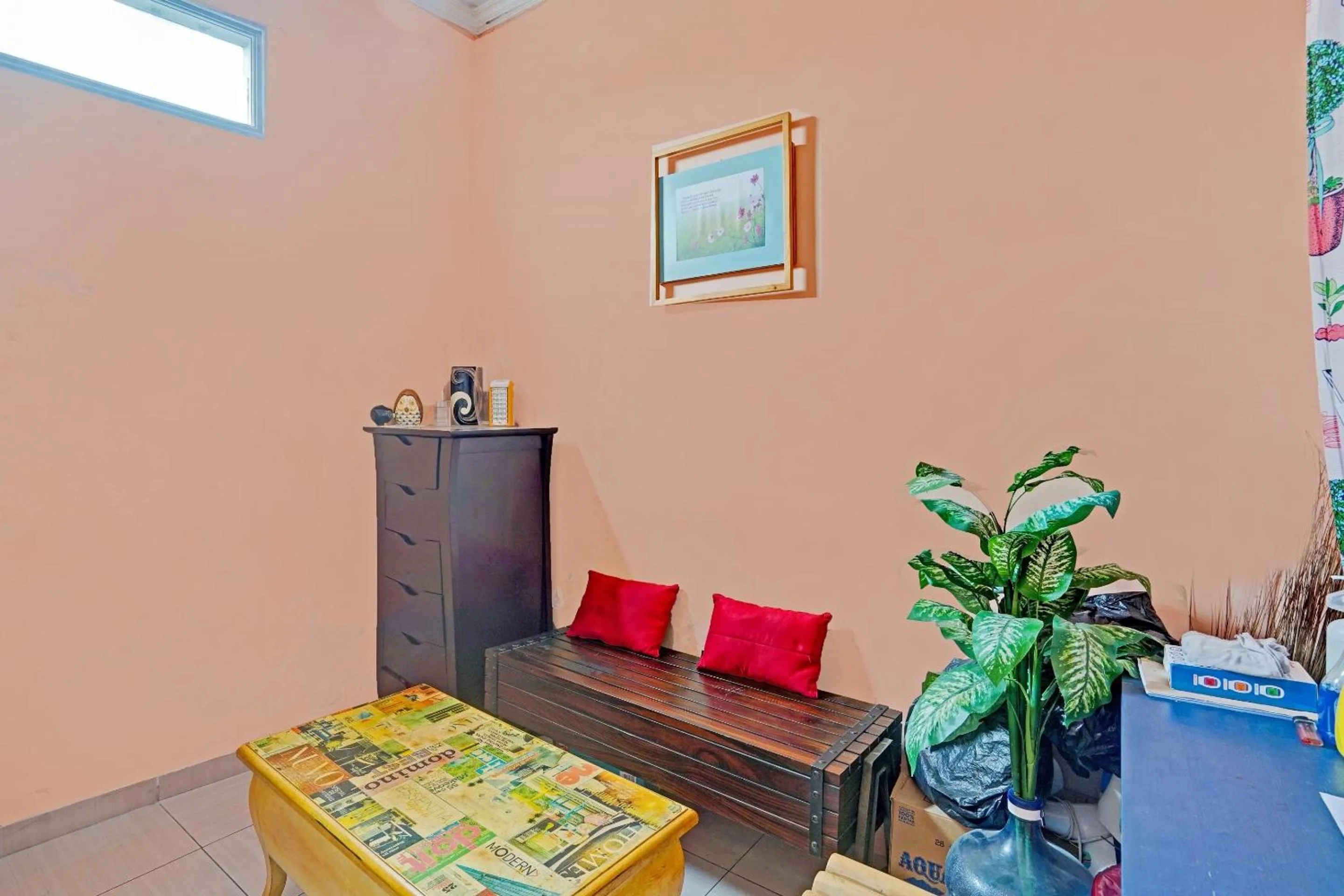 Lobby or reception in OYO 90234 Dhoho Family Guest House