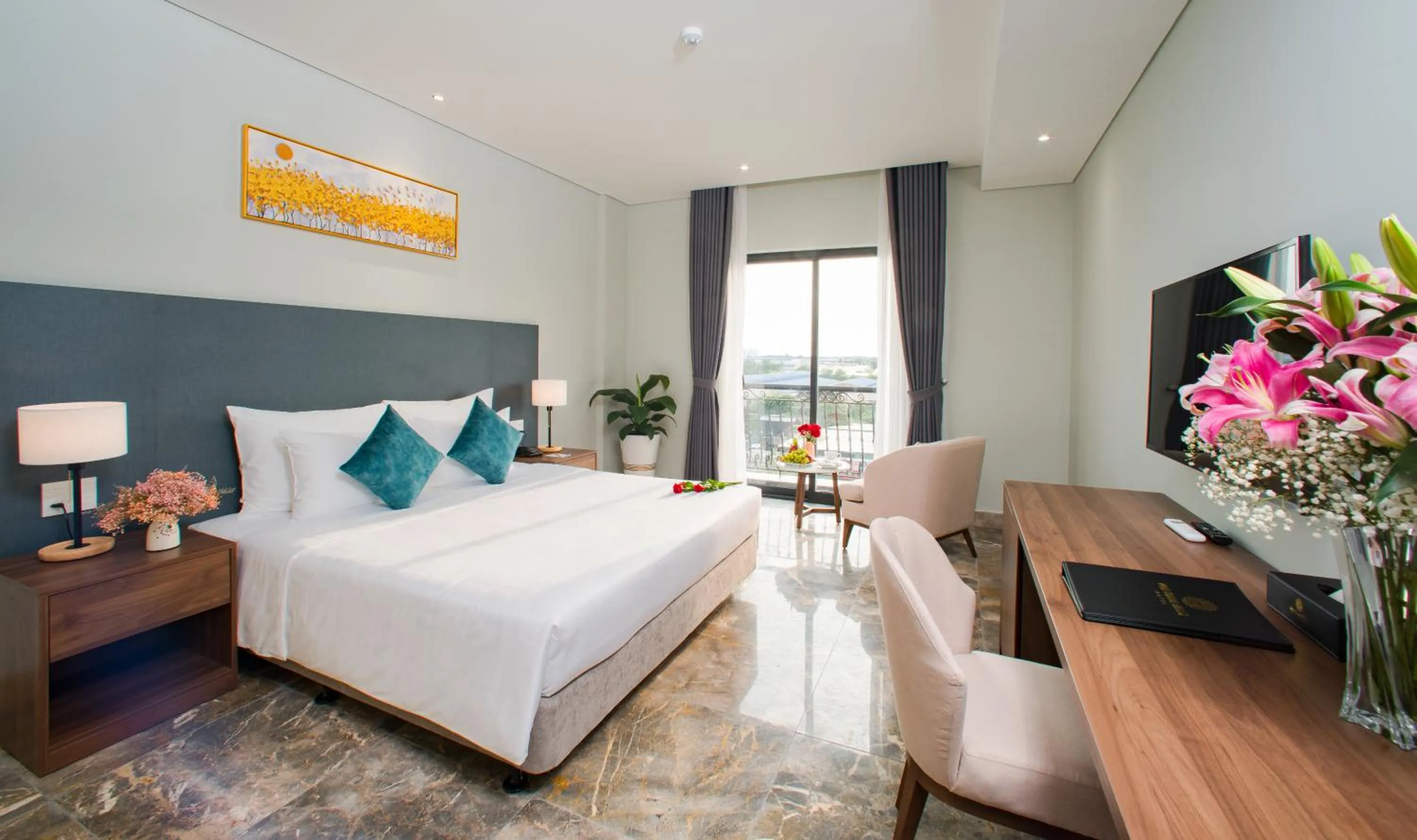 Bedroom, Bed in PHU THANG GRAND HOTEL