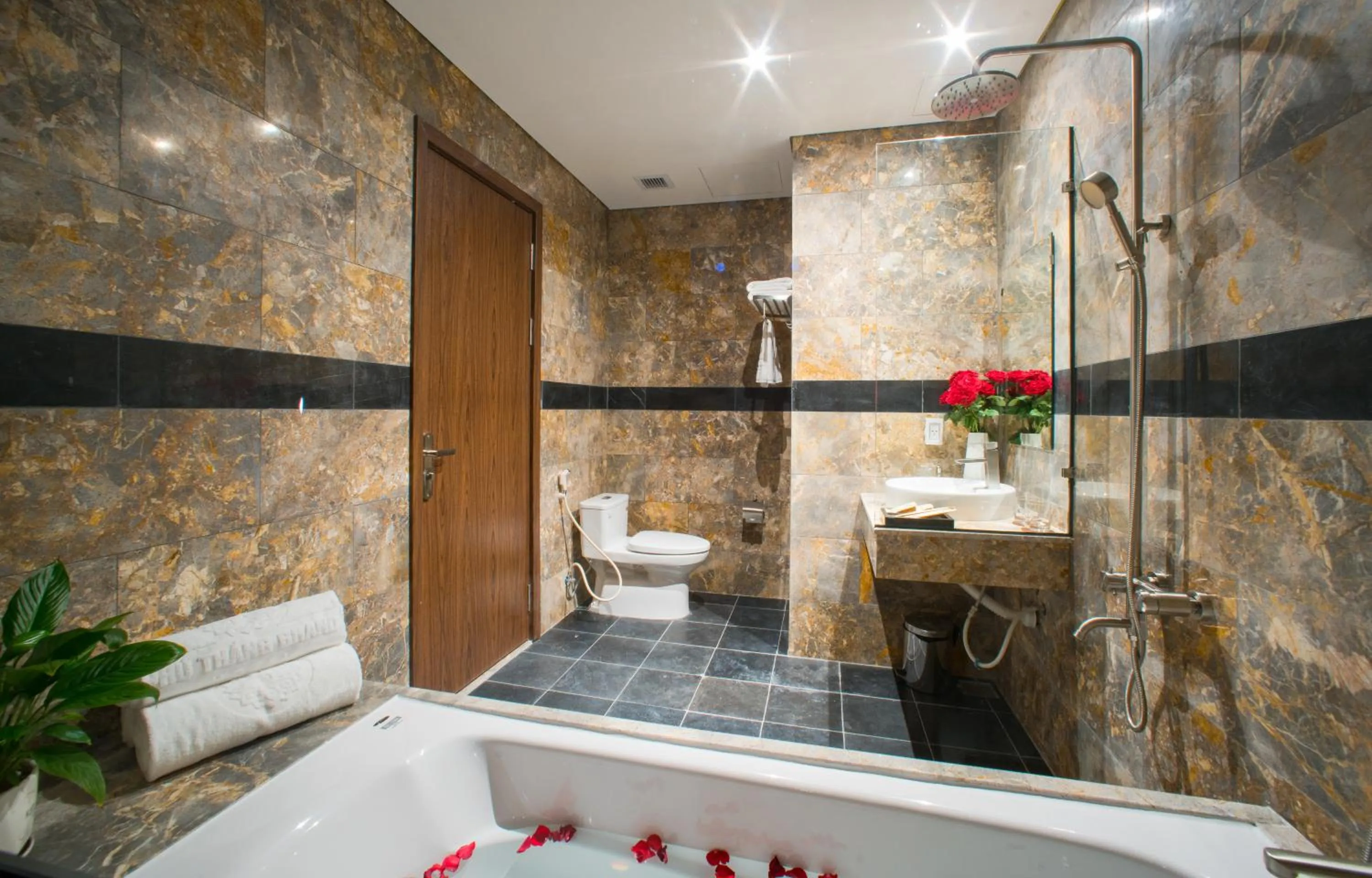 Bathroom in PHU THANG GRAND HOTEL