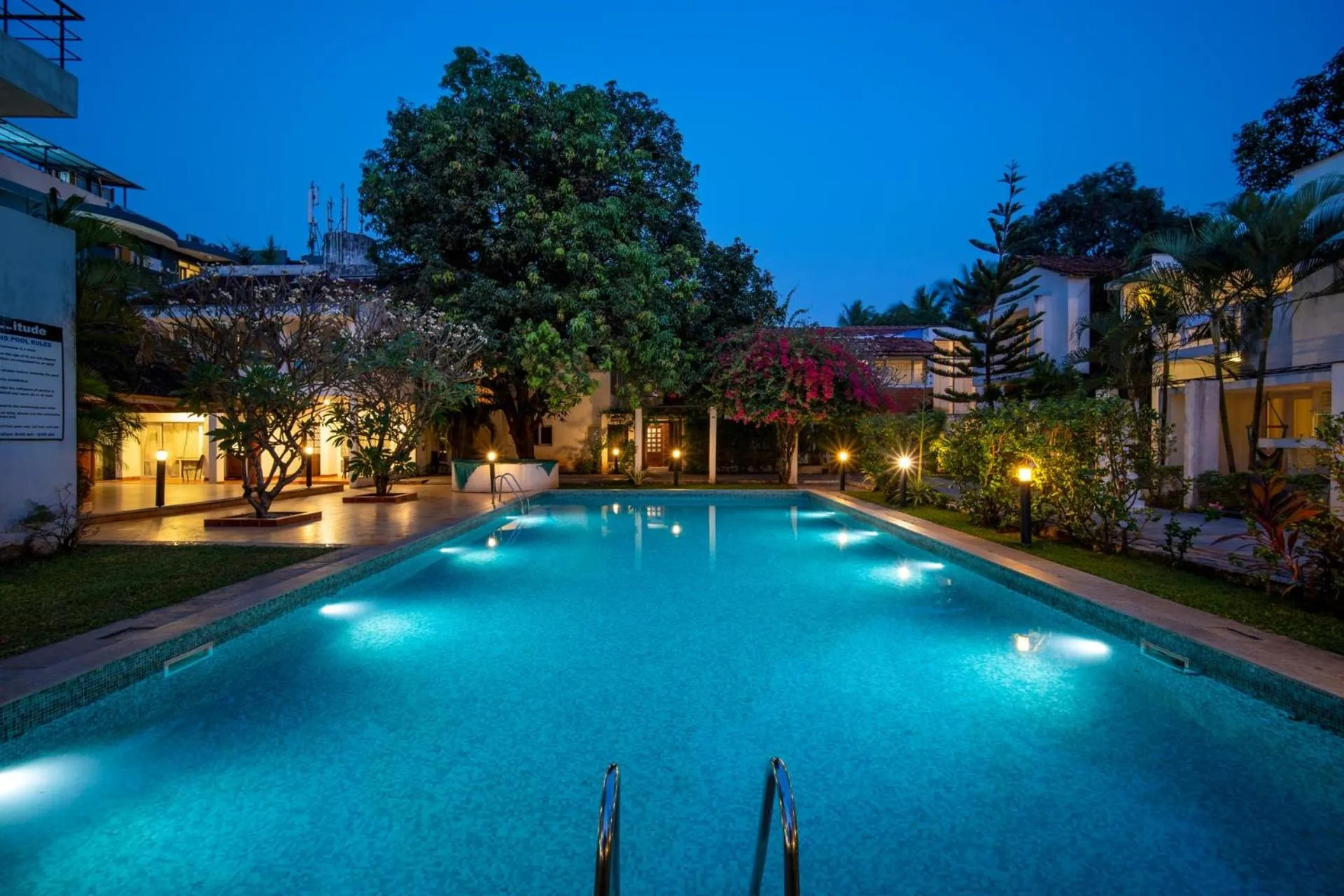 Swimming pool in StayVista at Saanu Ki Villa with free Breakfast