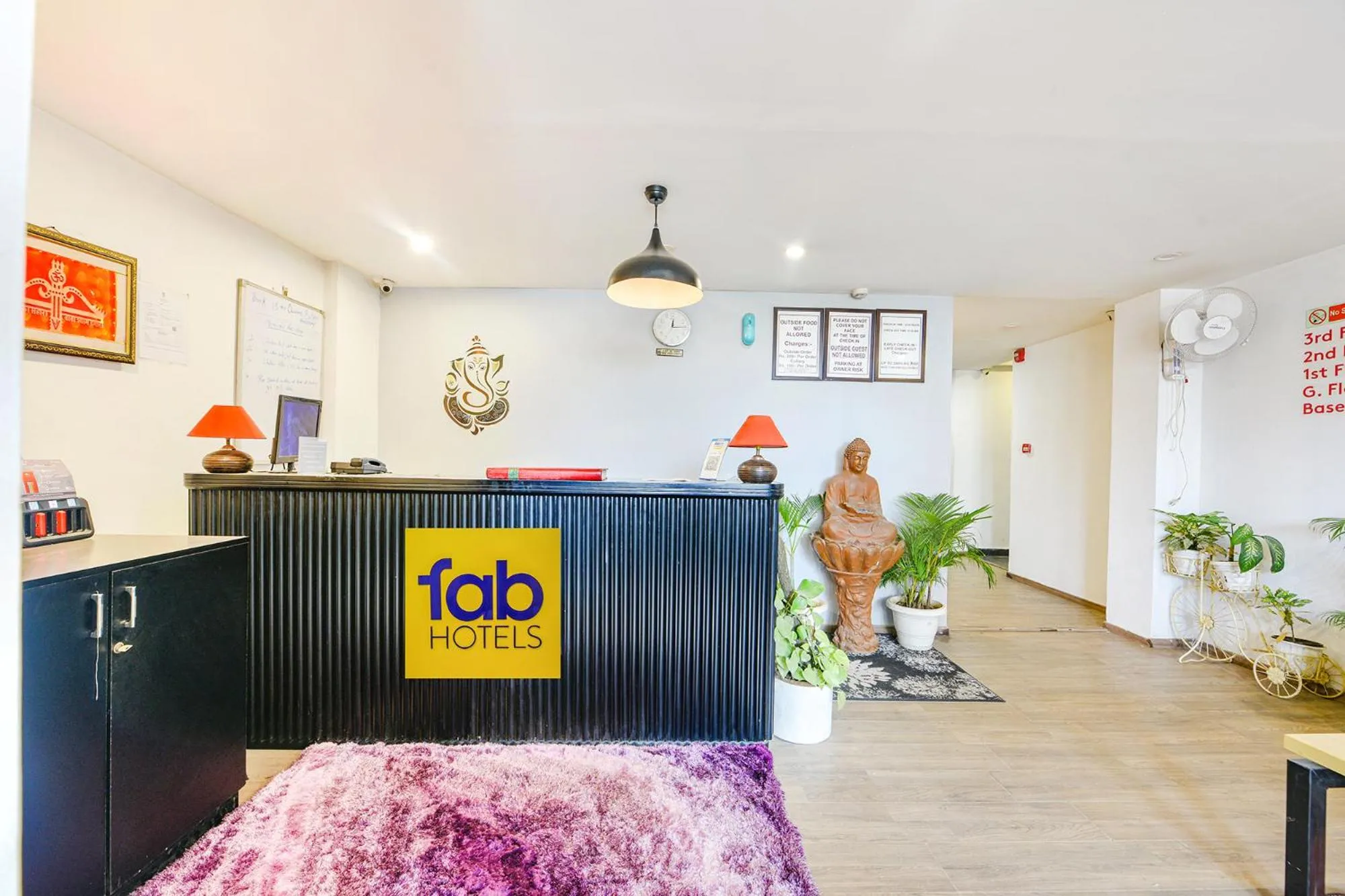 Lobby or reception in FabHotel Comfort Residency I - Nr Artemis Hospital Gurgaon'