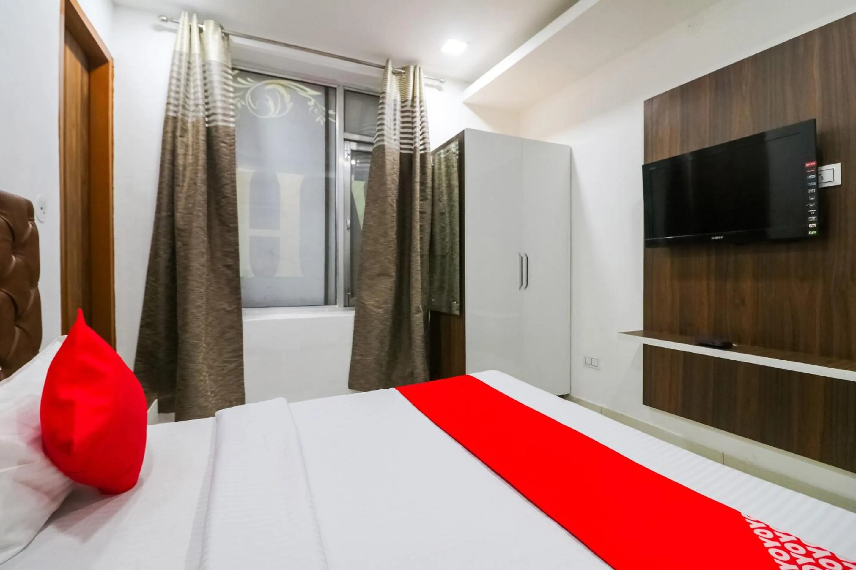 Bedroom, Bed in Hotel O SkyCity