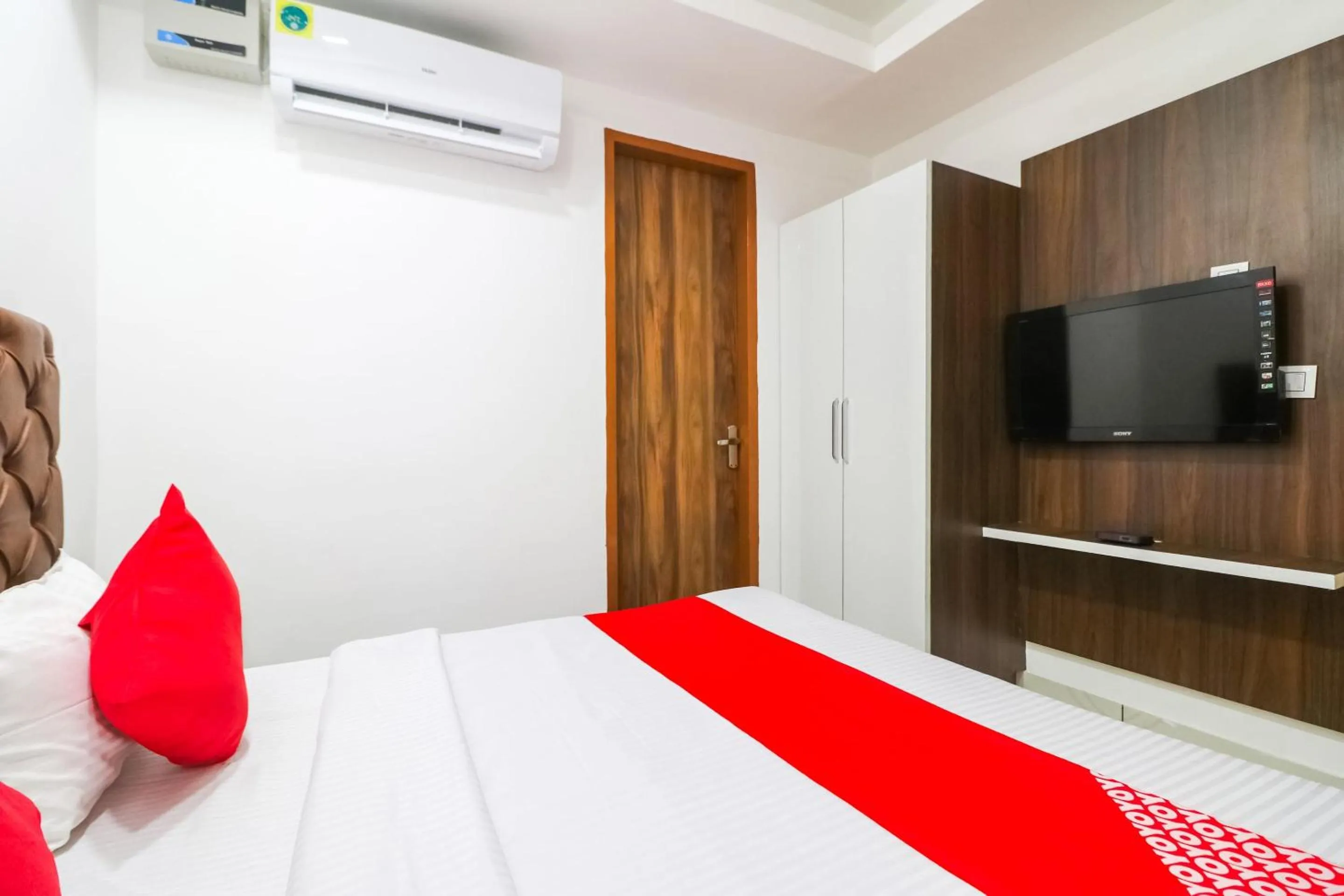 Bedroom, Bed in Hotel O SkyCity