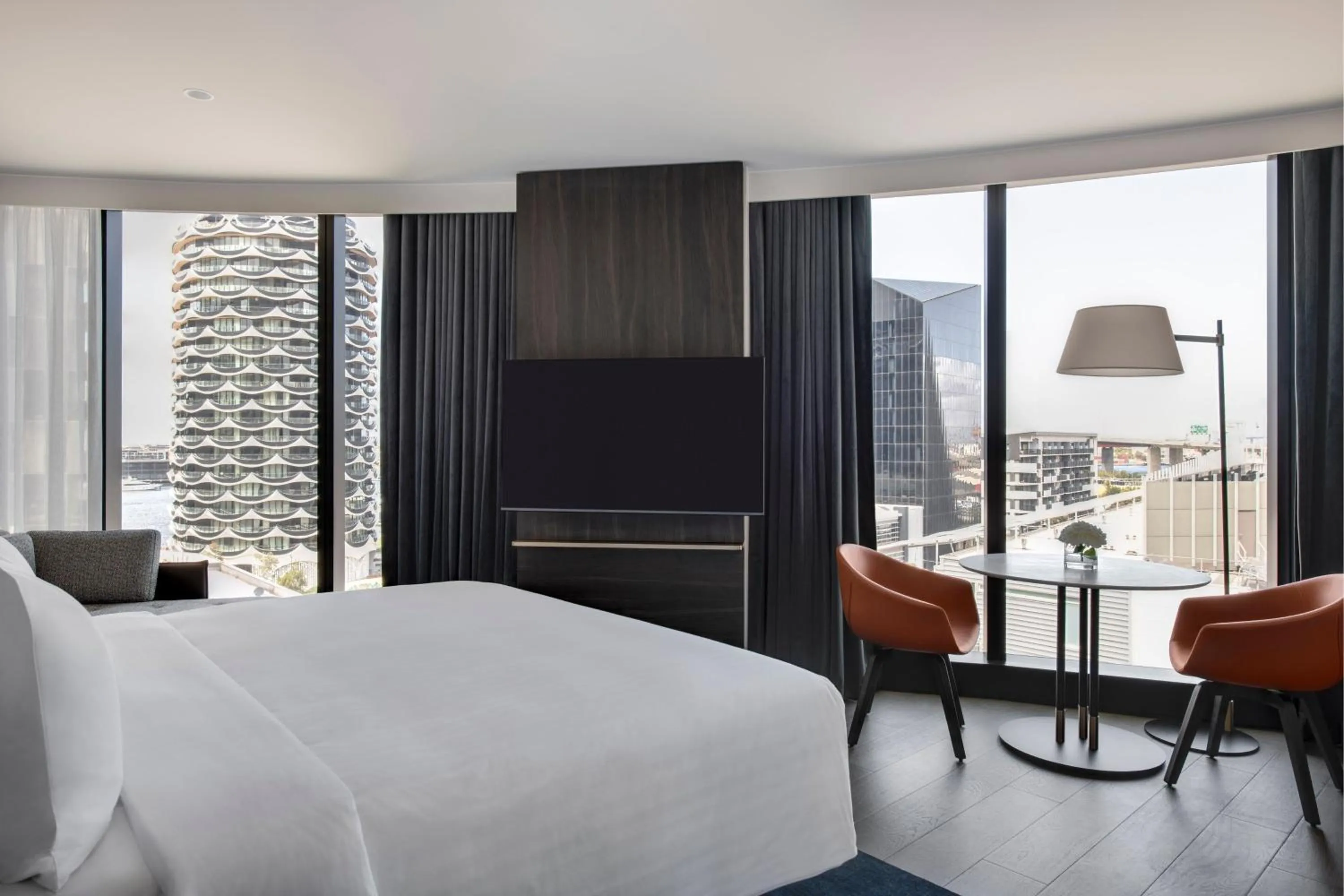 Lounge or bar, Bed in Melbourne Marriott Hotel Docklands