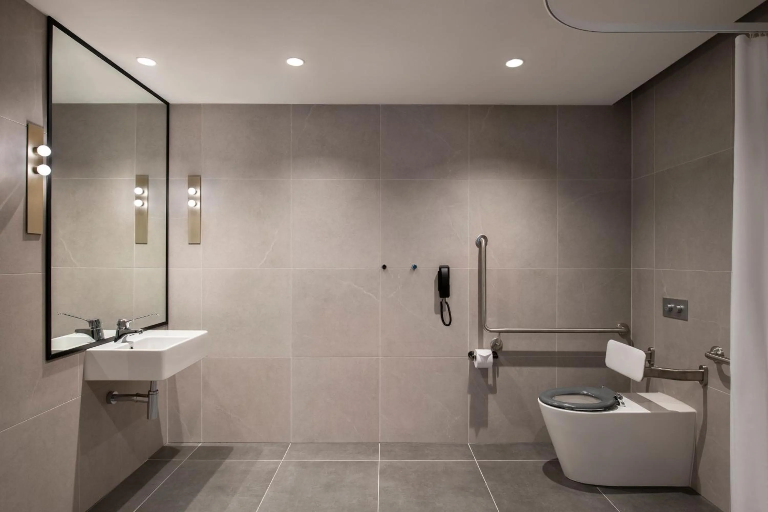 Bathroom in Melbourne Marriott Hotel Docklands