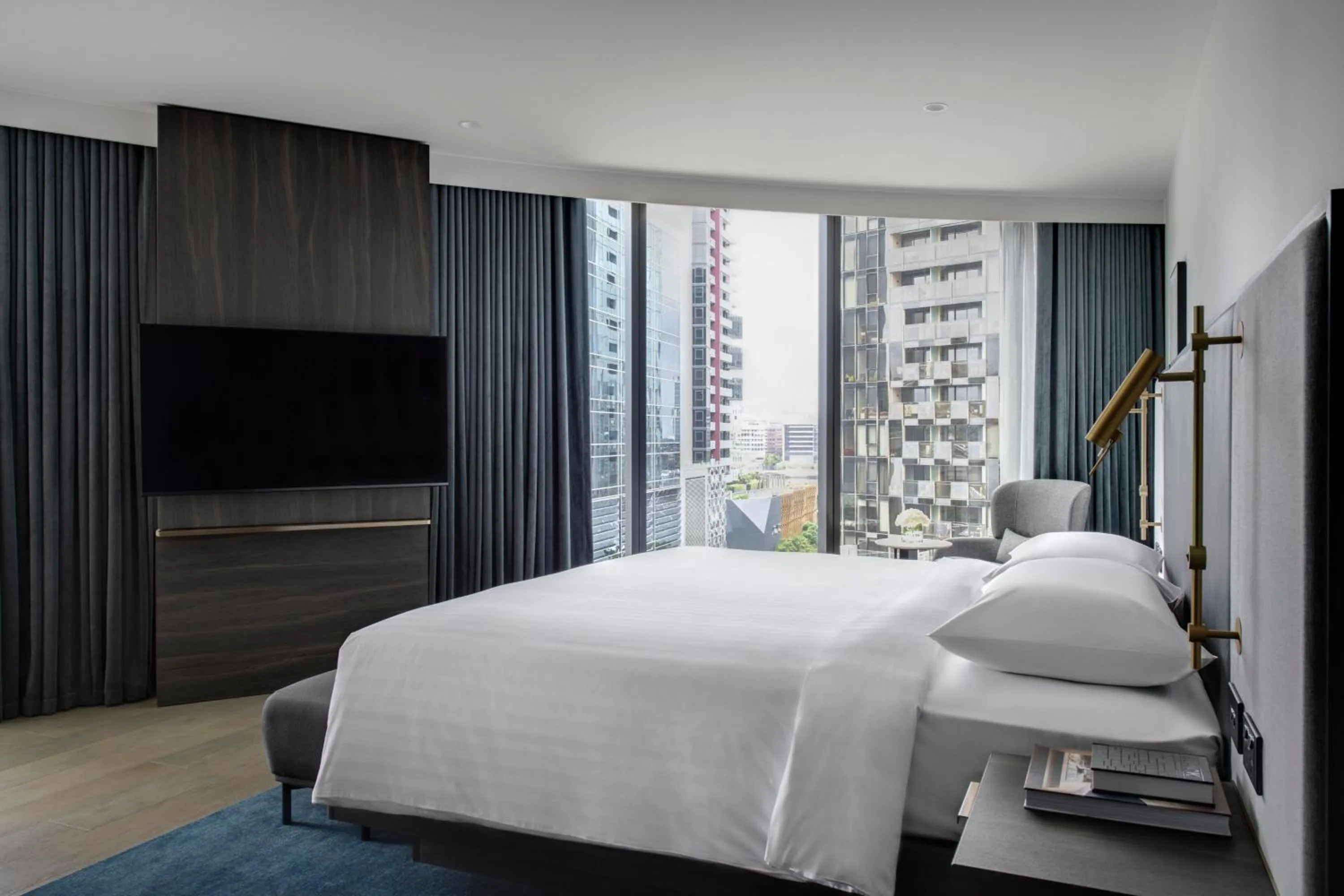 Lounge or bar, Bed in Melbourne Marriott Hotel Docklands