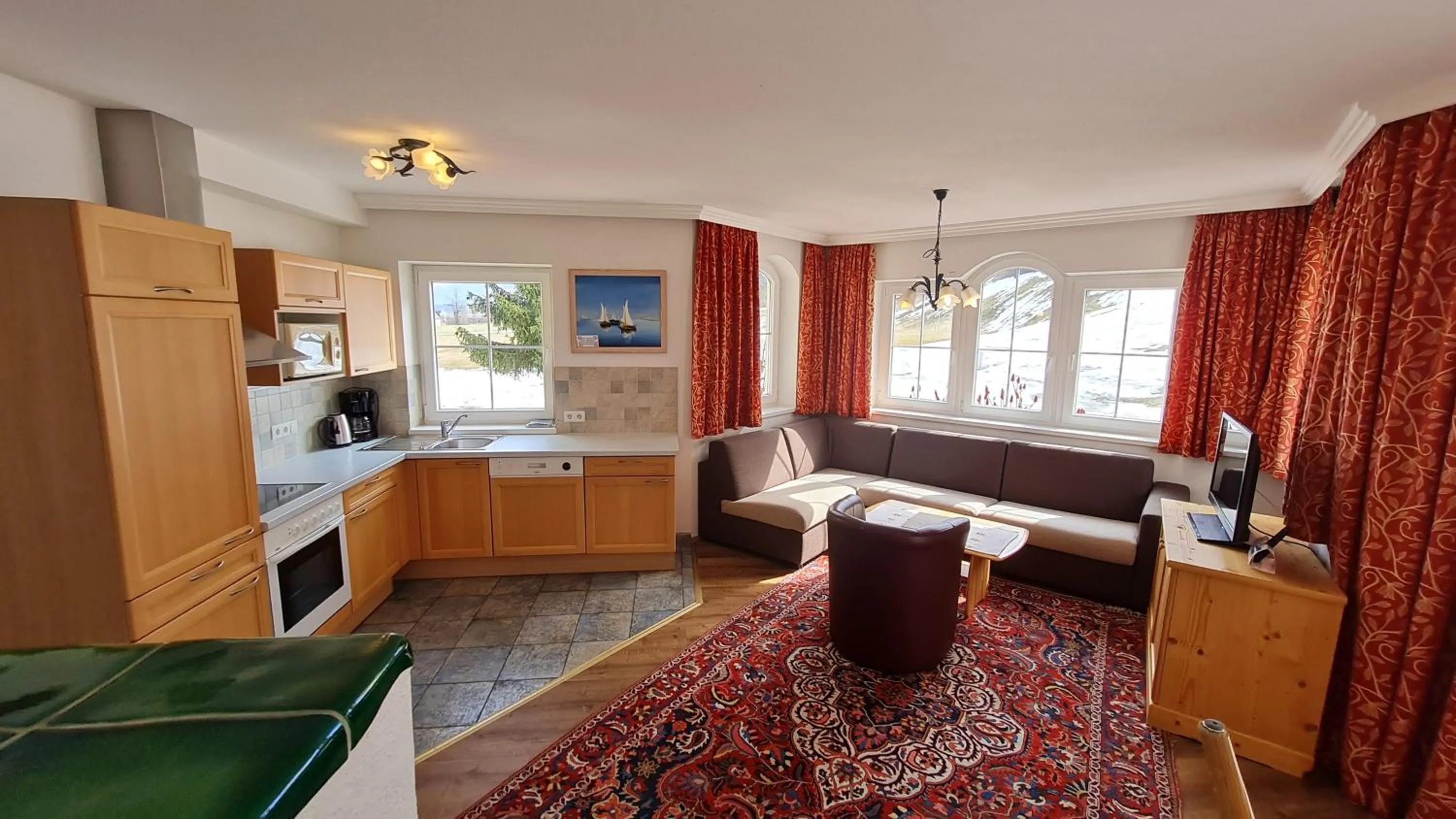 Kitchen or kitchenette in Sport und Familienhotel Klausen