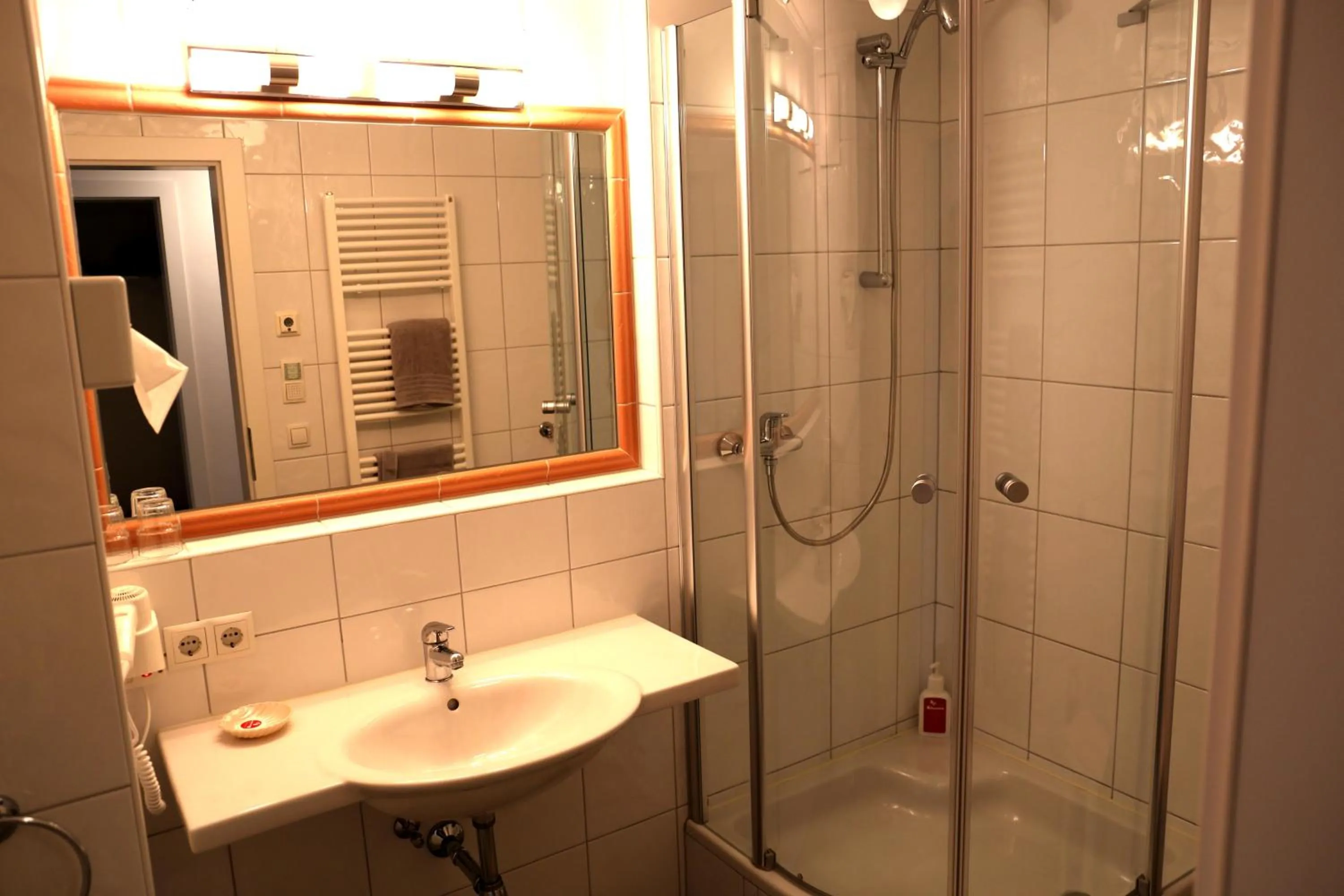Bathroom in Sport und Familienhotel Klausen