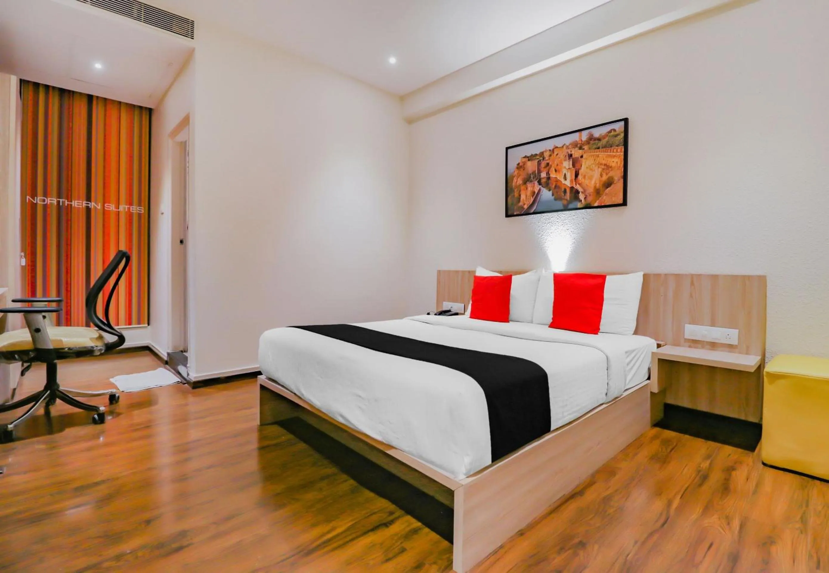 Bedroom in Capital O Royal Keys Near Brookfield Mall, AECS Layout