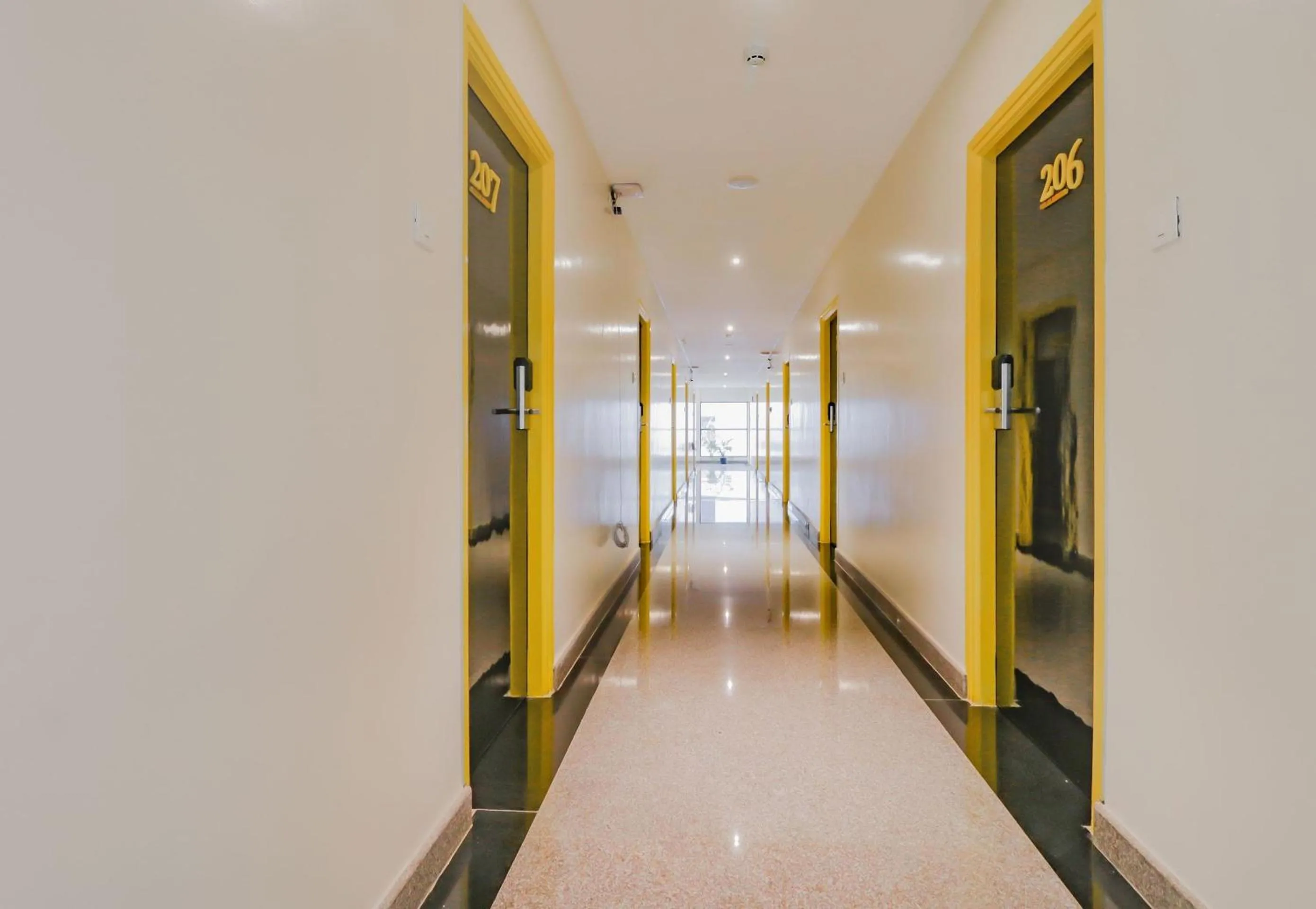 Lobby or reception in Capital O Royal Keys Near Brookfield Mall, AECS Layout