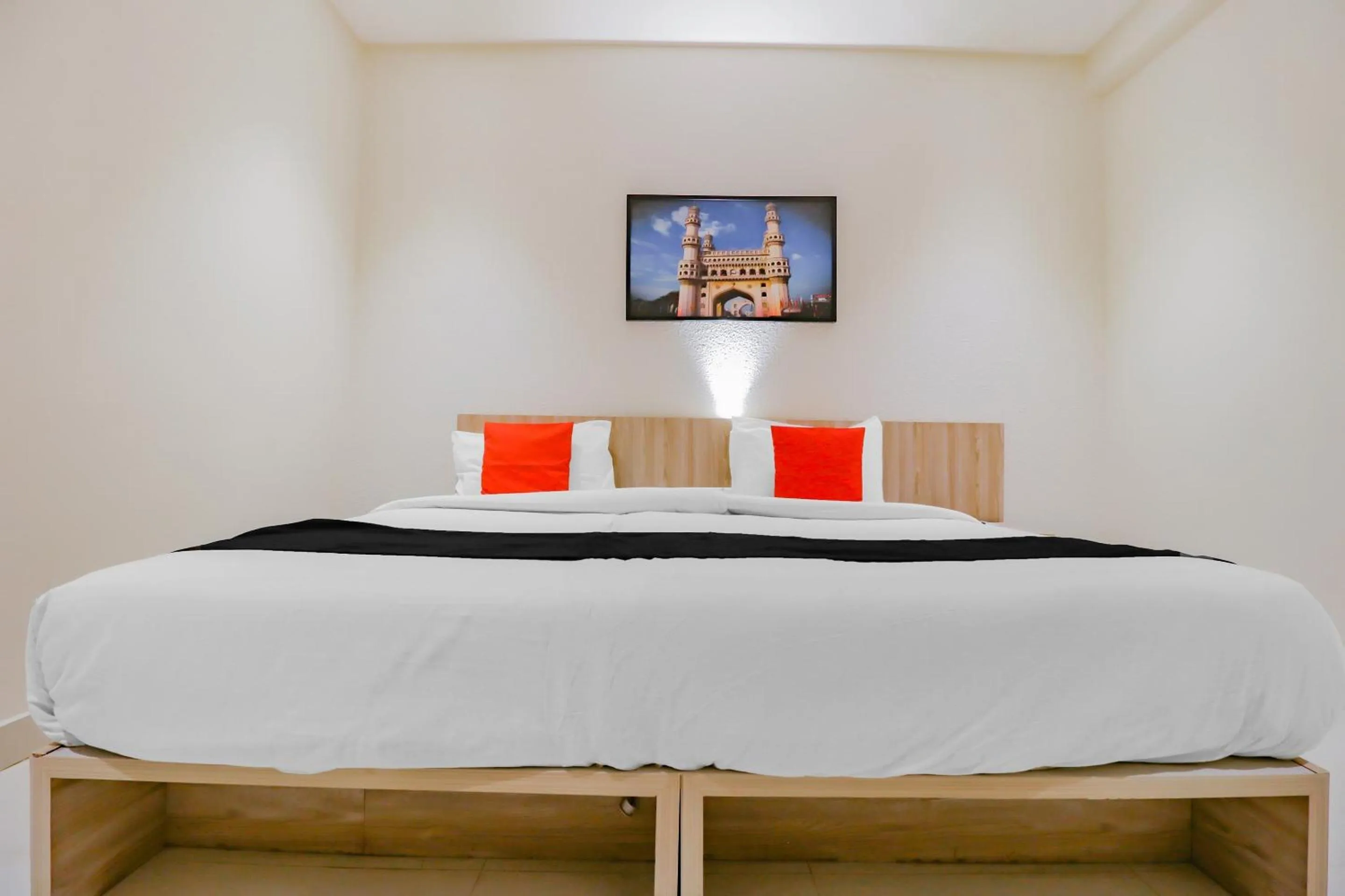 Bedroom, Bed in Capital O Royal Keys Near Brookfield Mall, AECS Layout