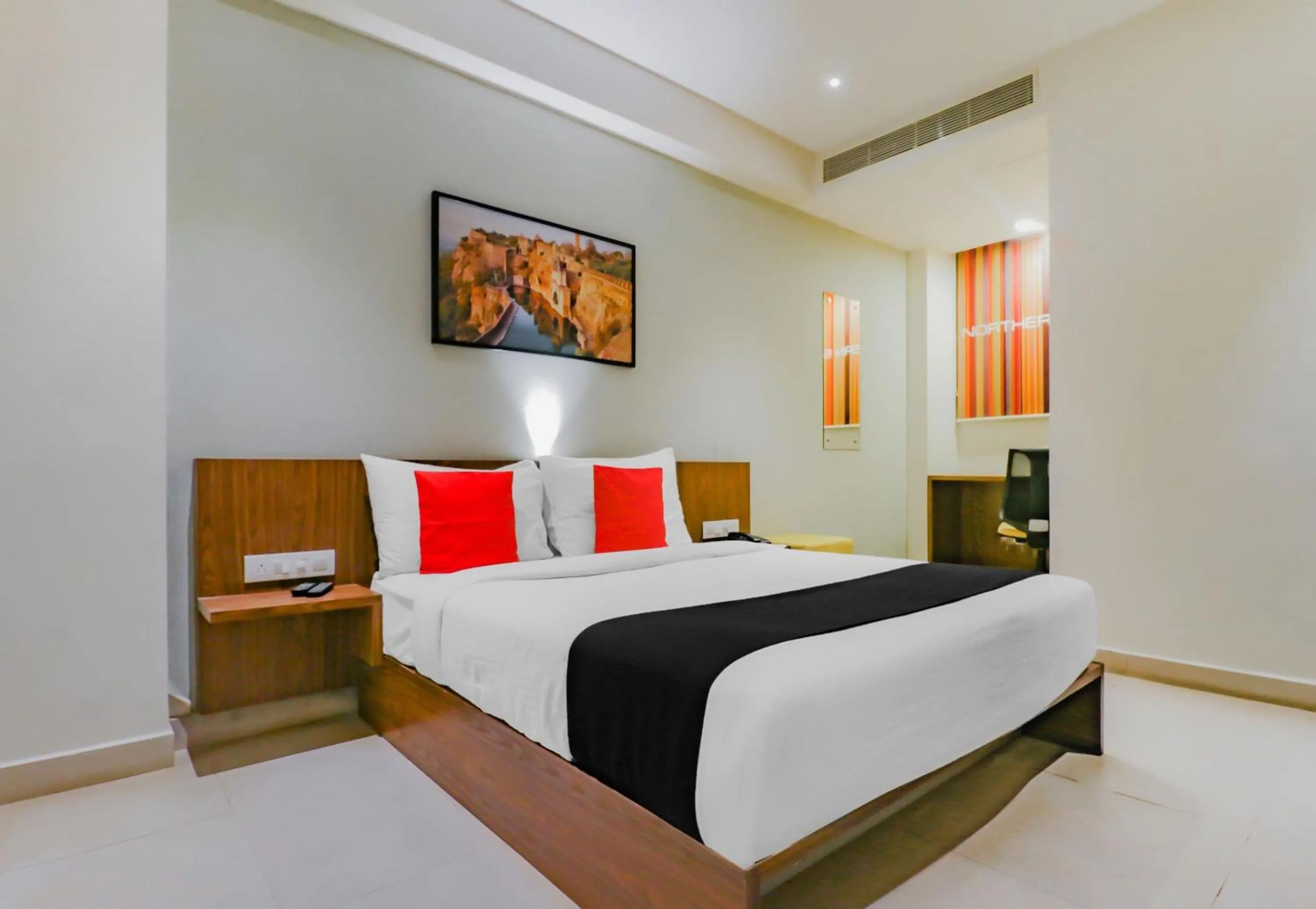 Bedroom in Capital O Royal Keys Near Brookfield Mall, AECS Layout